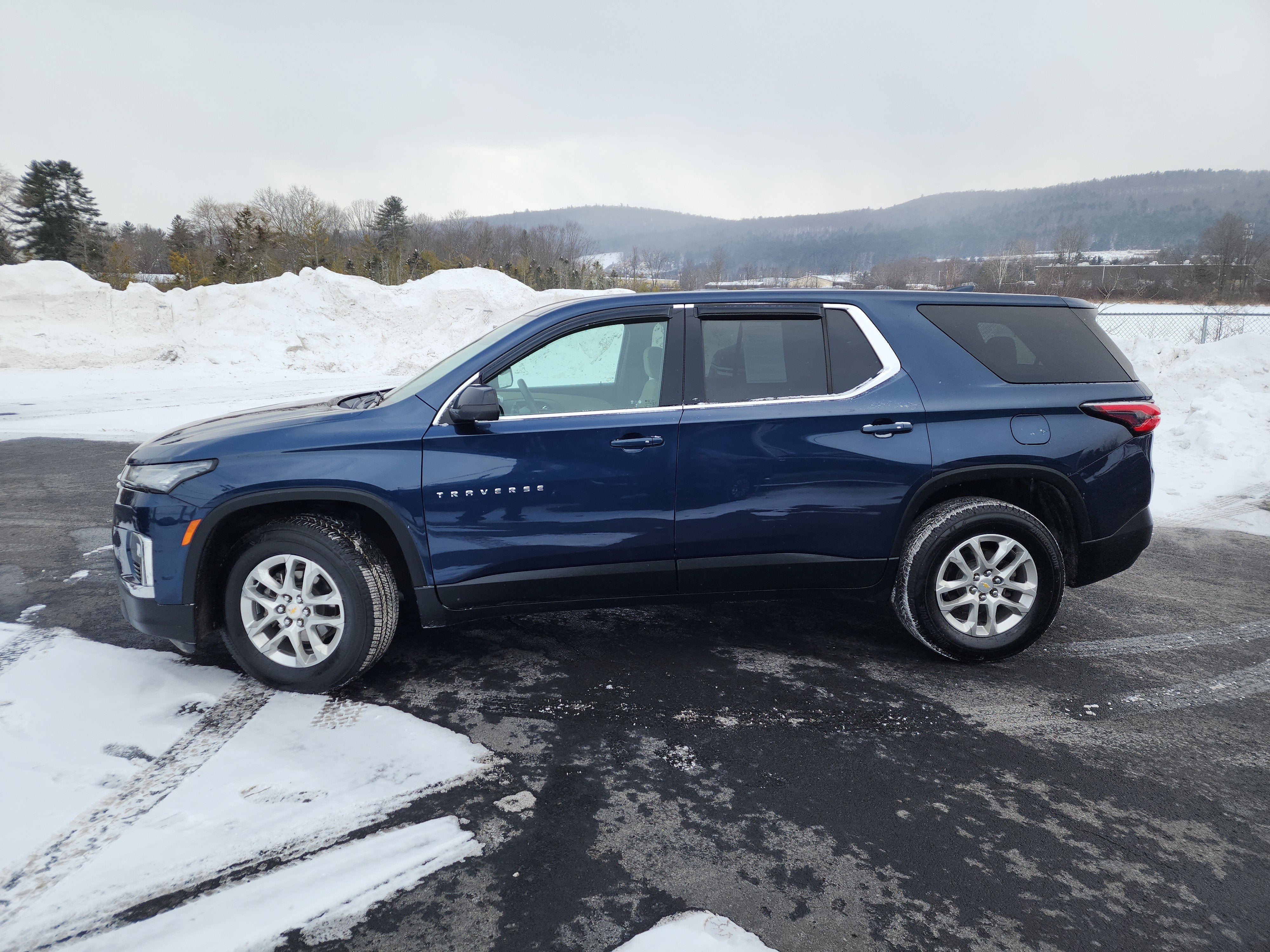 2022 Chevrolet Traverse LS