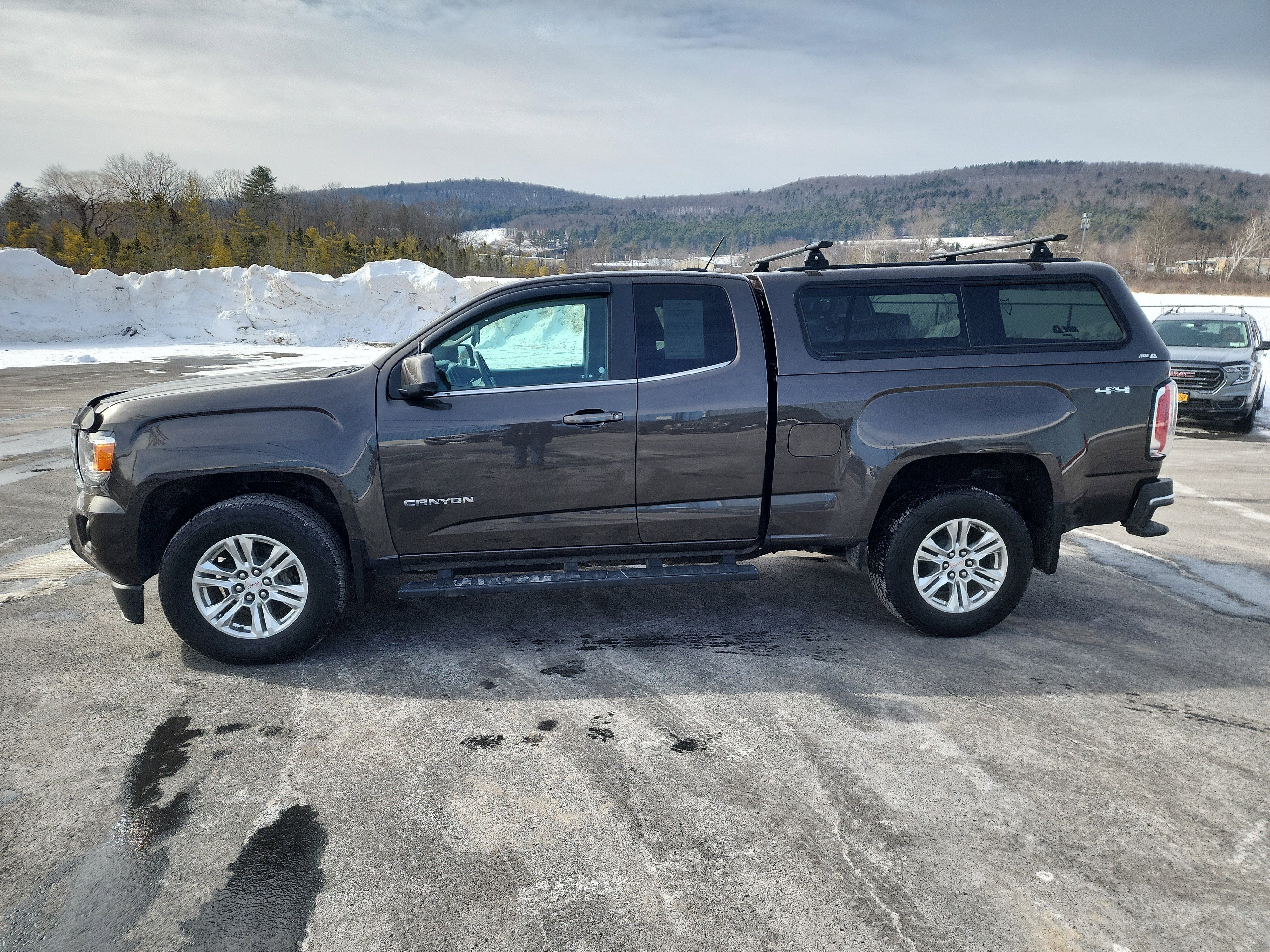 2020 GMC Canyon SLE