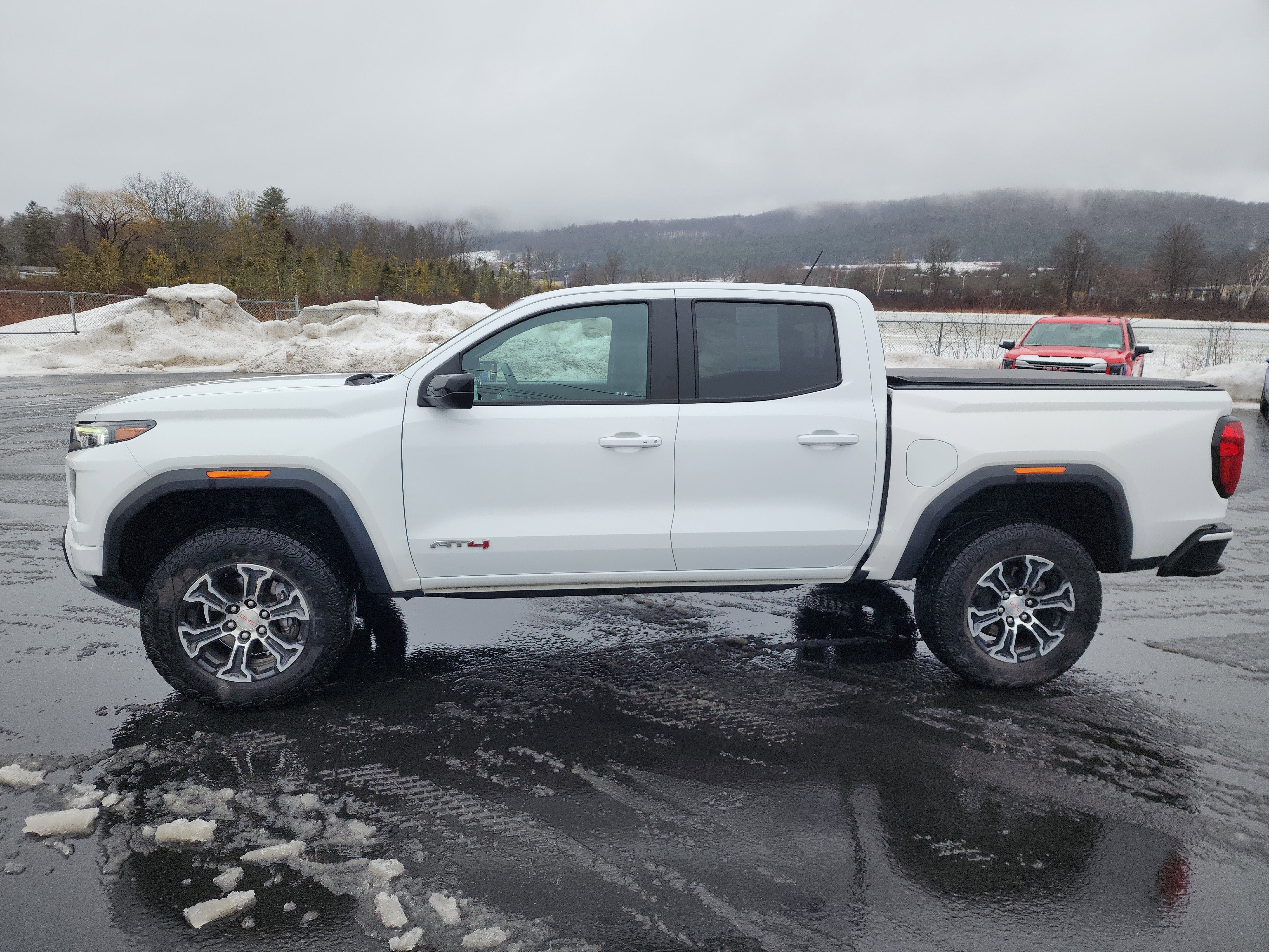 2023 GMC Canyon AT4