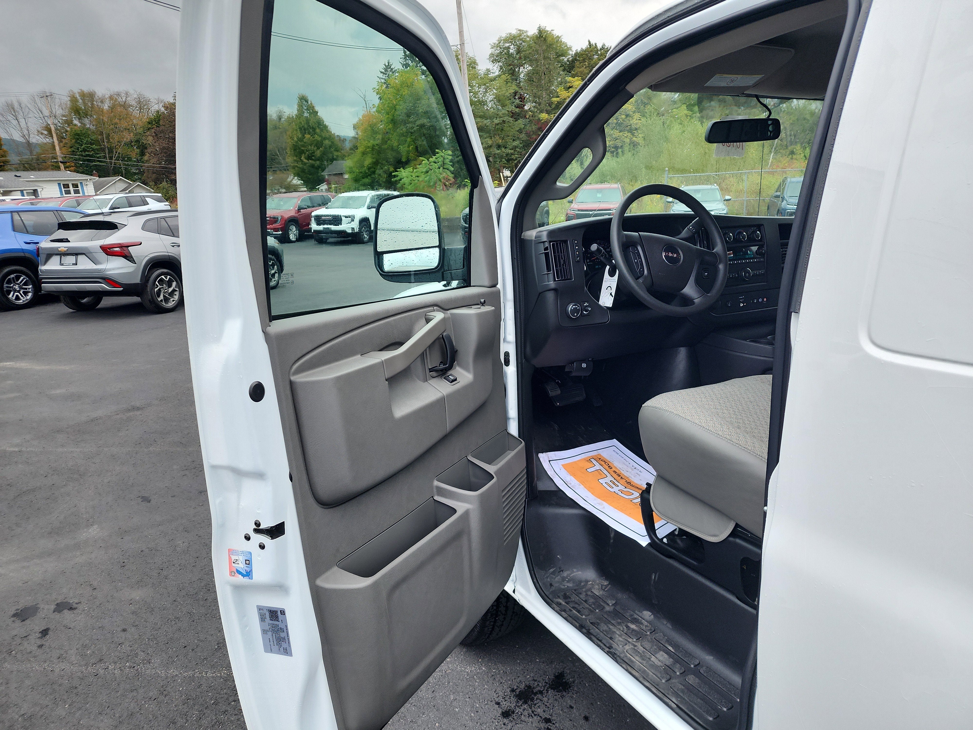 2025 GMC Savana Cargo 3500 Work Van