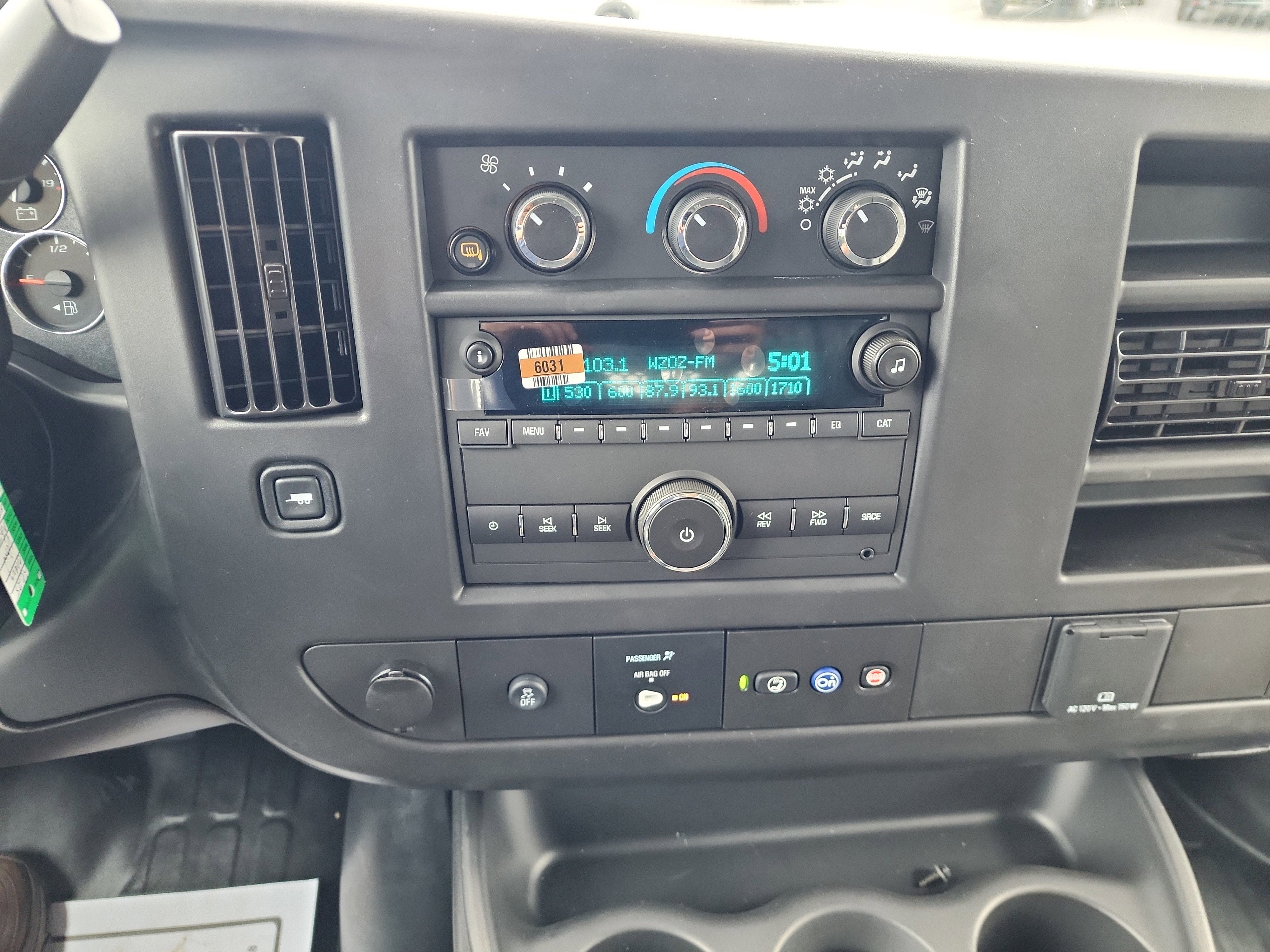 2025 GMC Savana Cargo 3500 Work Van