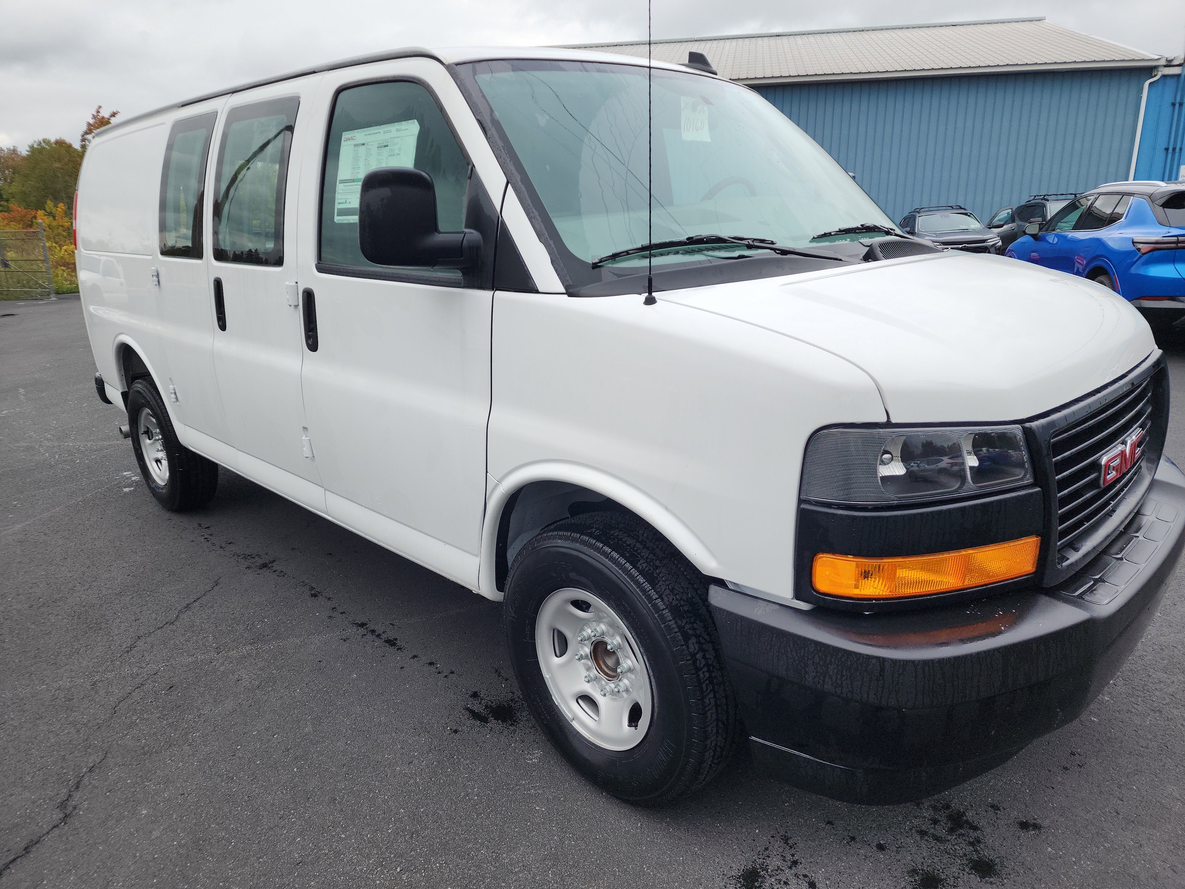 2025 GMC Savana Cargo 3500 Work Van