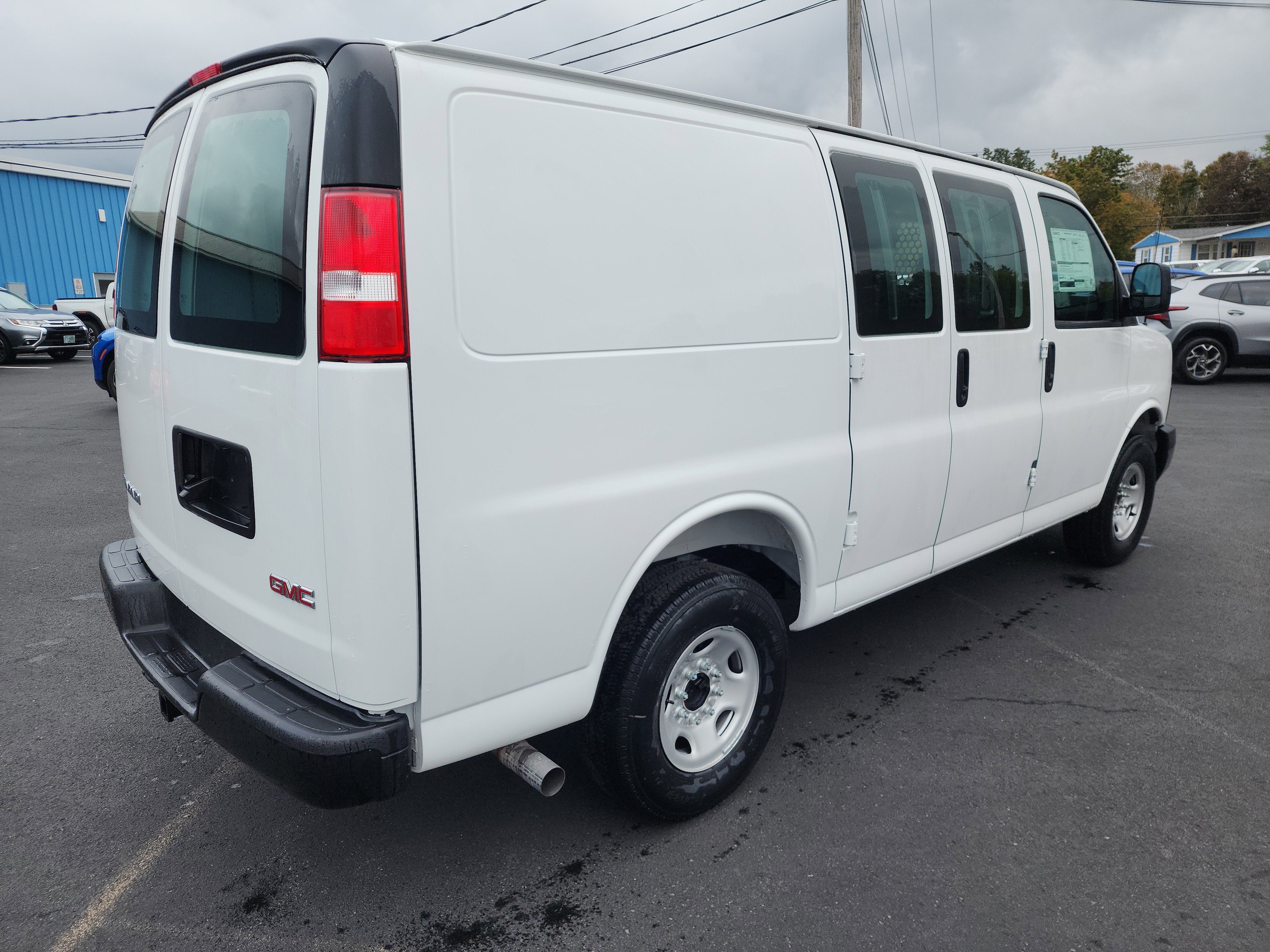 2025 GMC Savana Cargo 3500 Work Van