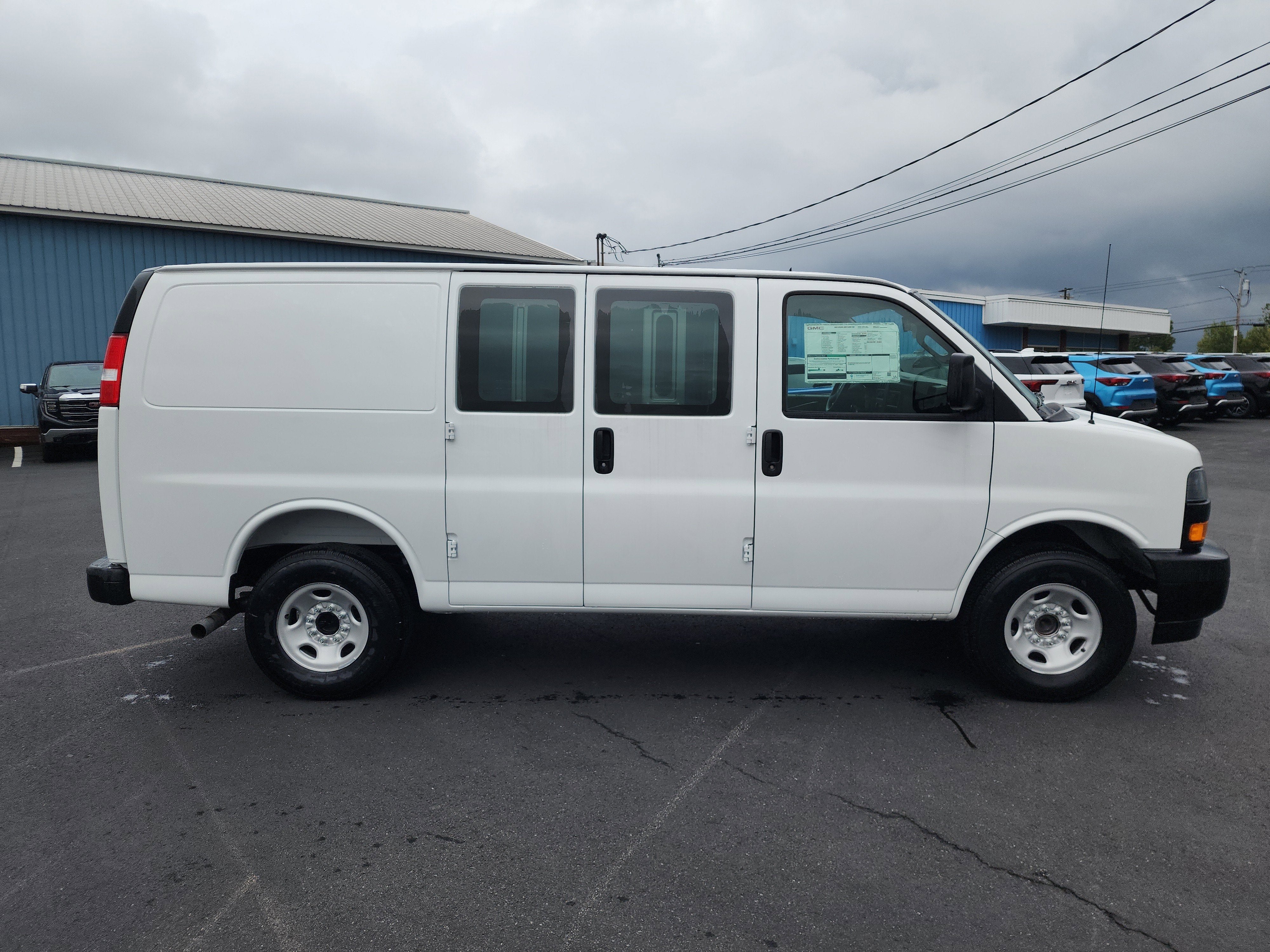 2025 GMC Savana Cargo 3500 Work Van