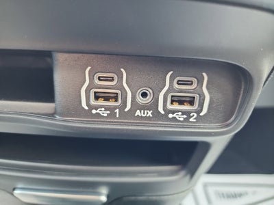 2025 Chrysler Voyager LX