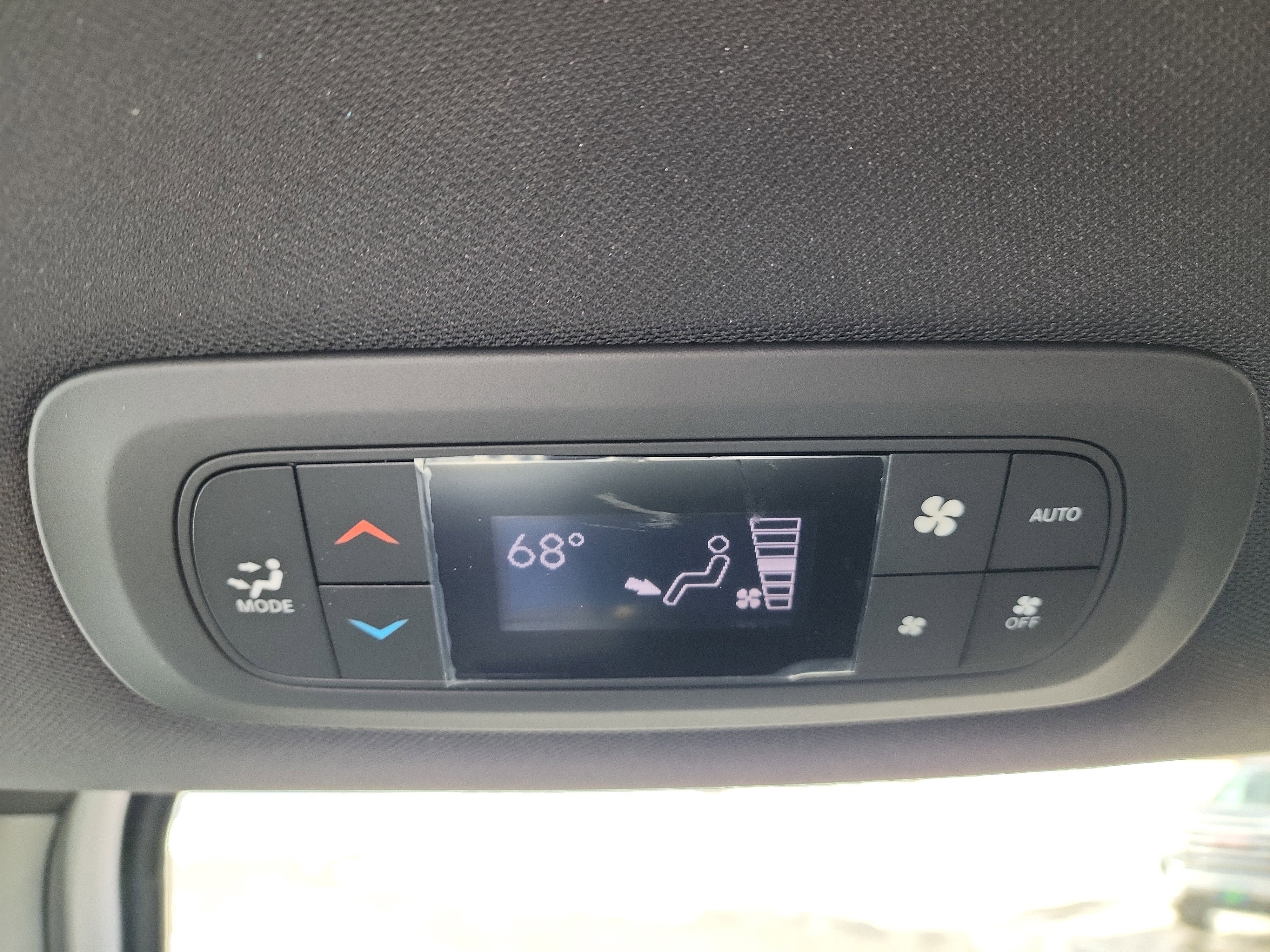 2025 Chrysler Voyager LX