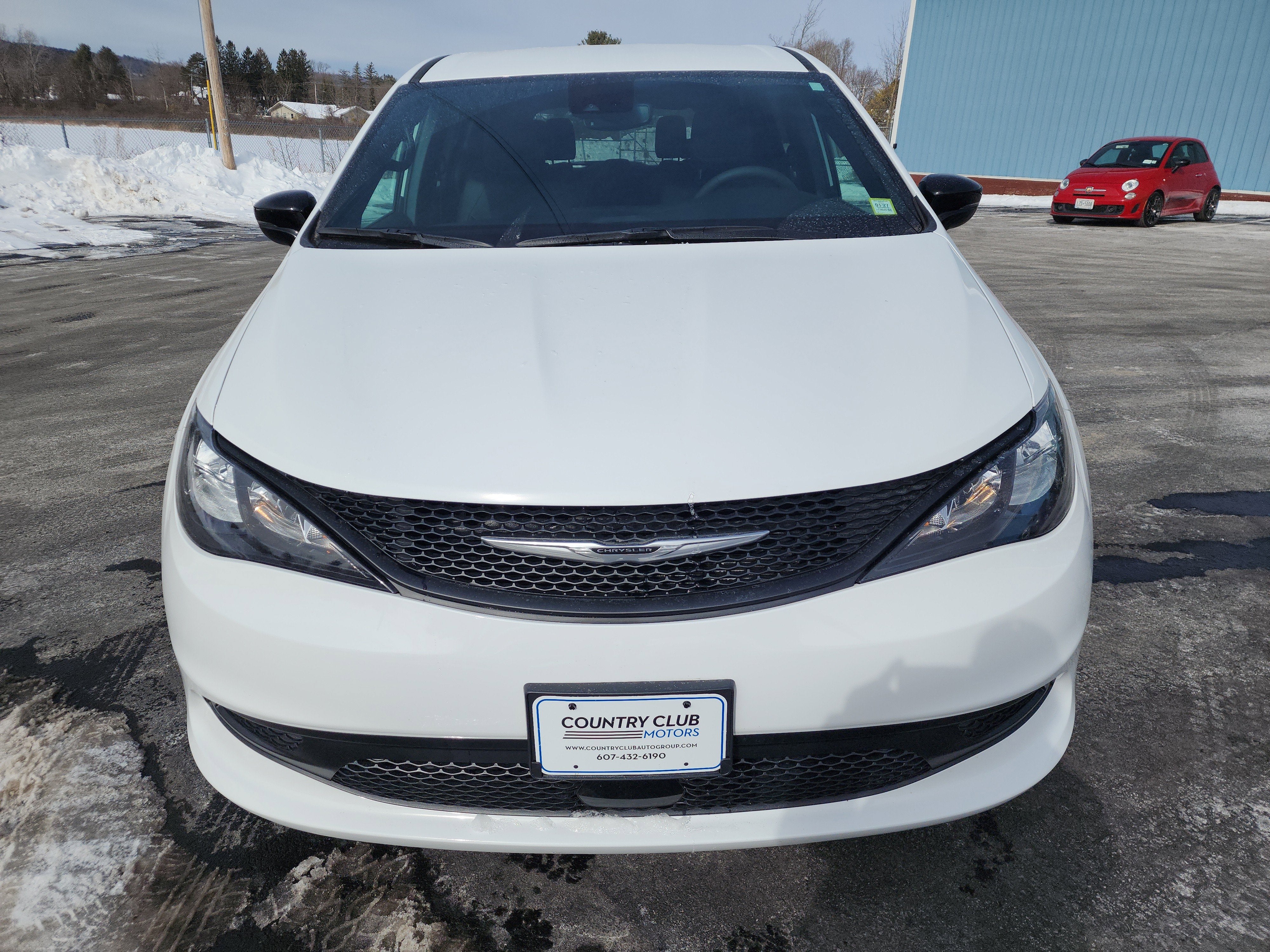 2025 Chrysler Voyager LX