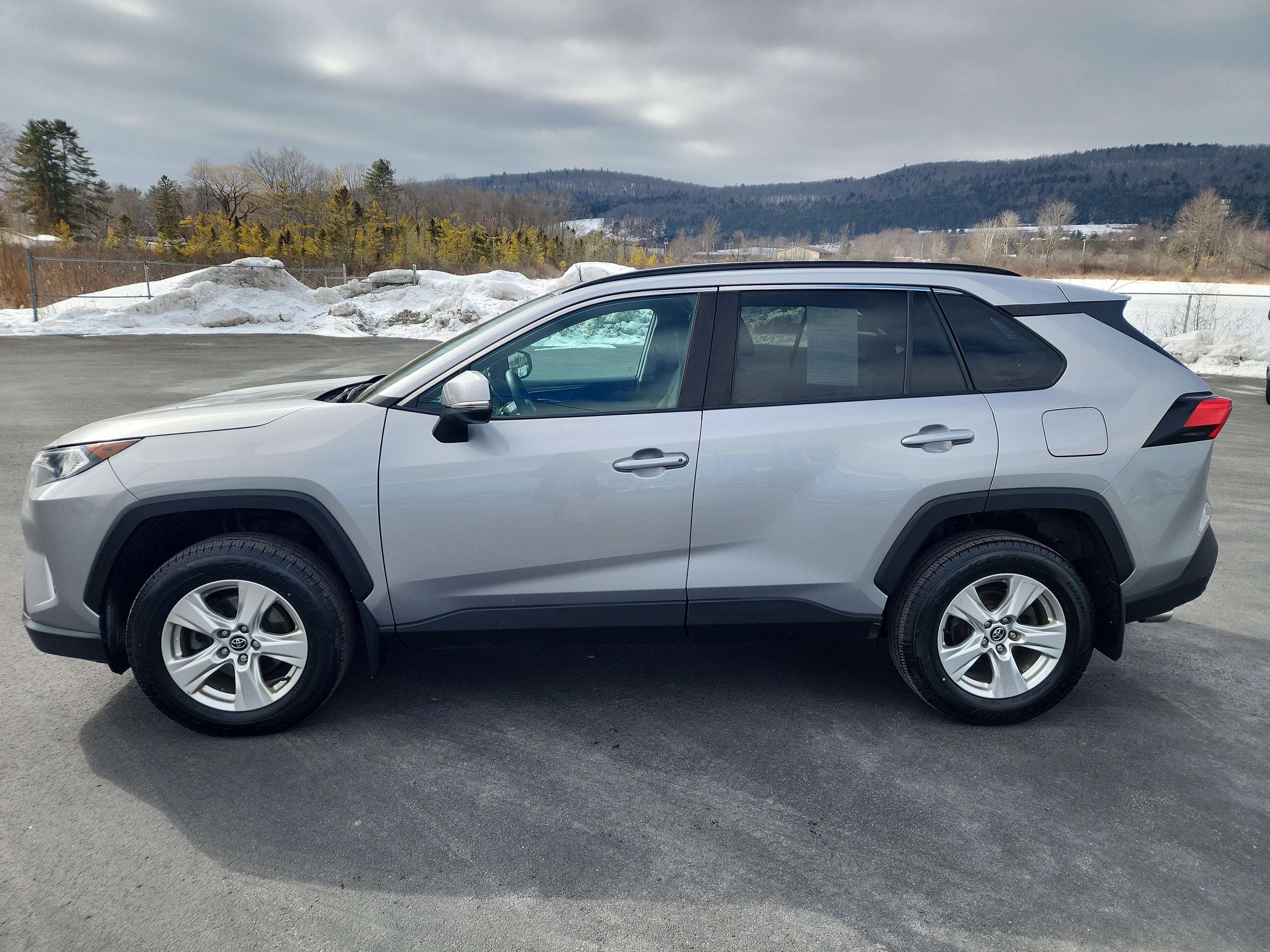 2020 Toyota RAV4 XLE
