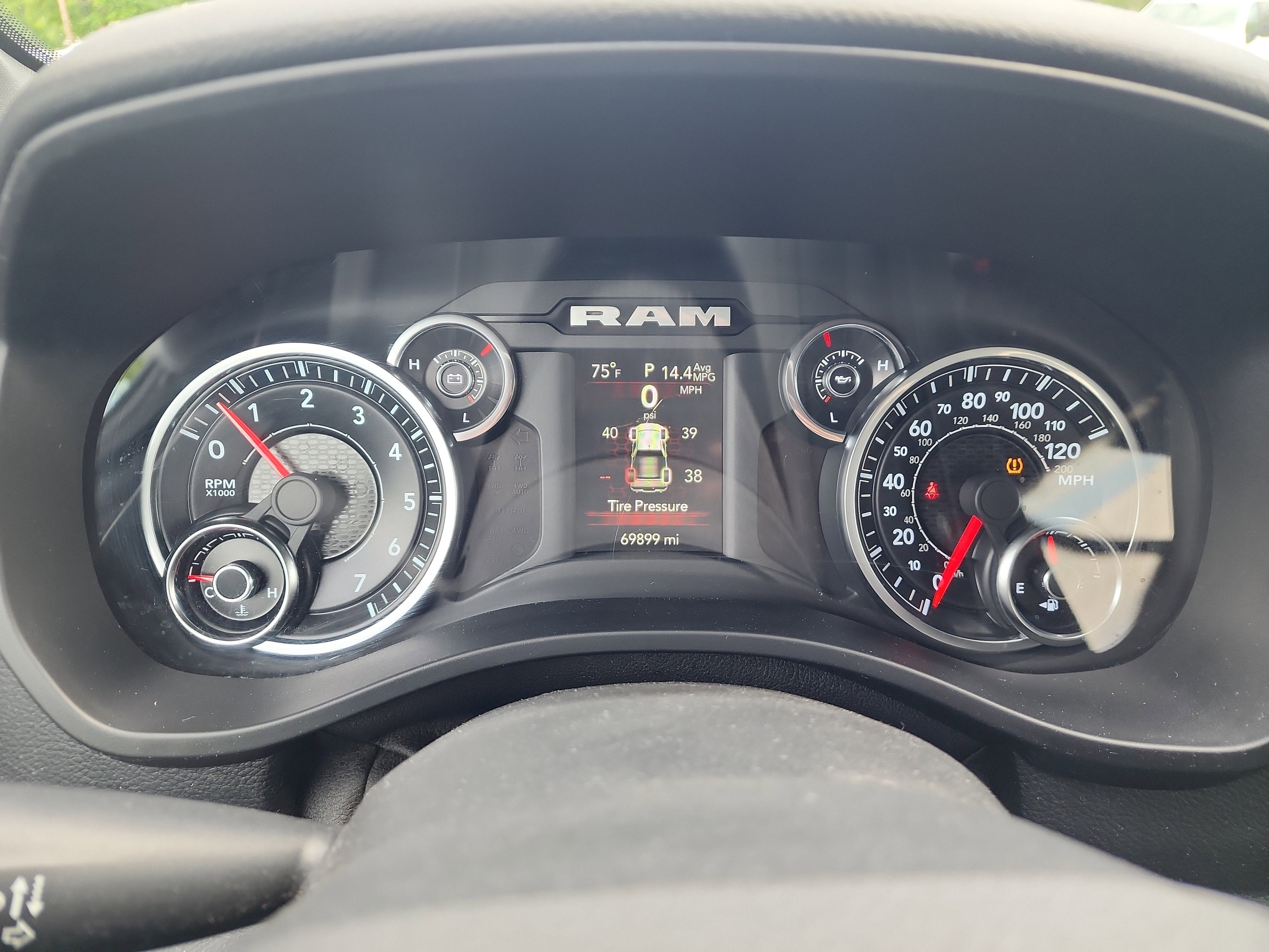 2019 RAM 1500 Big Horn/Lone Star Crew Cab 4x4 5'7" Box