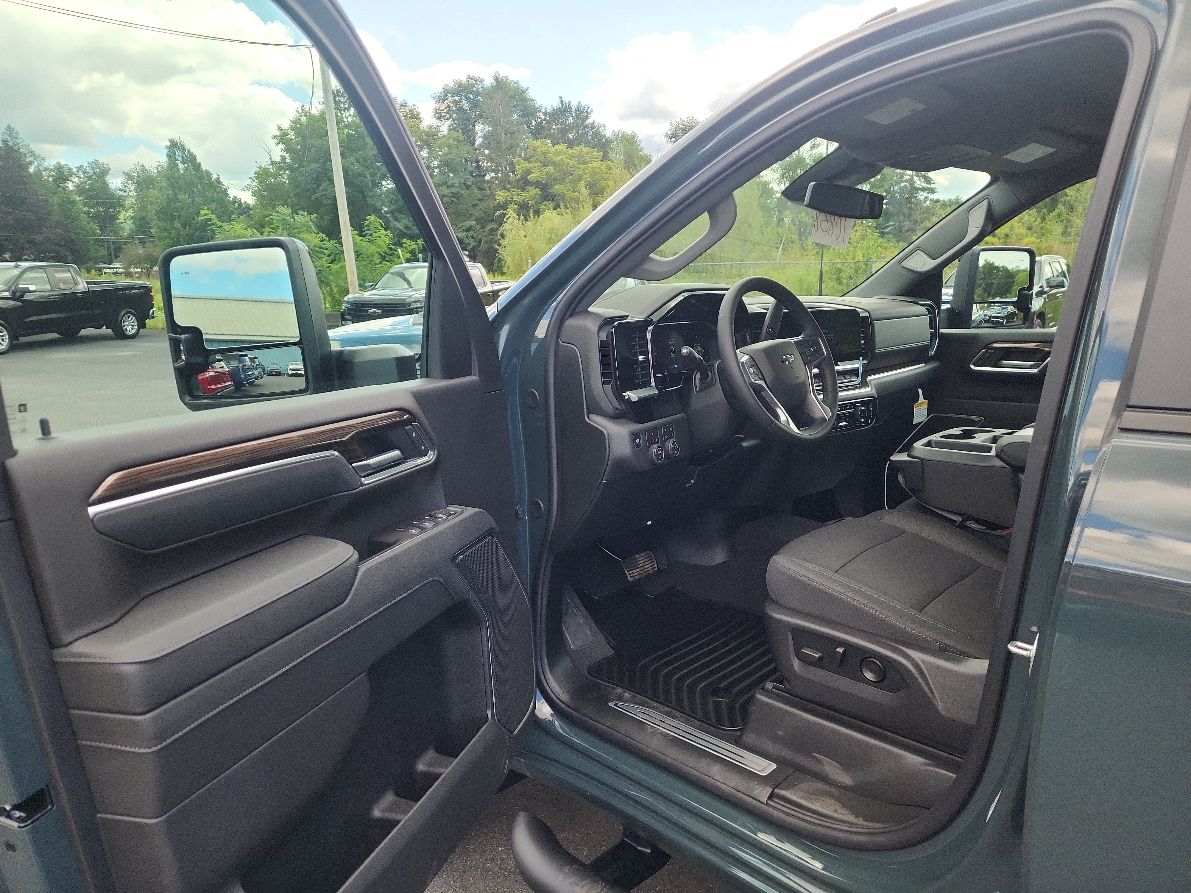 2026 Chevrolet Silverado 2500 HD LT - Photo 10