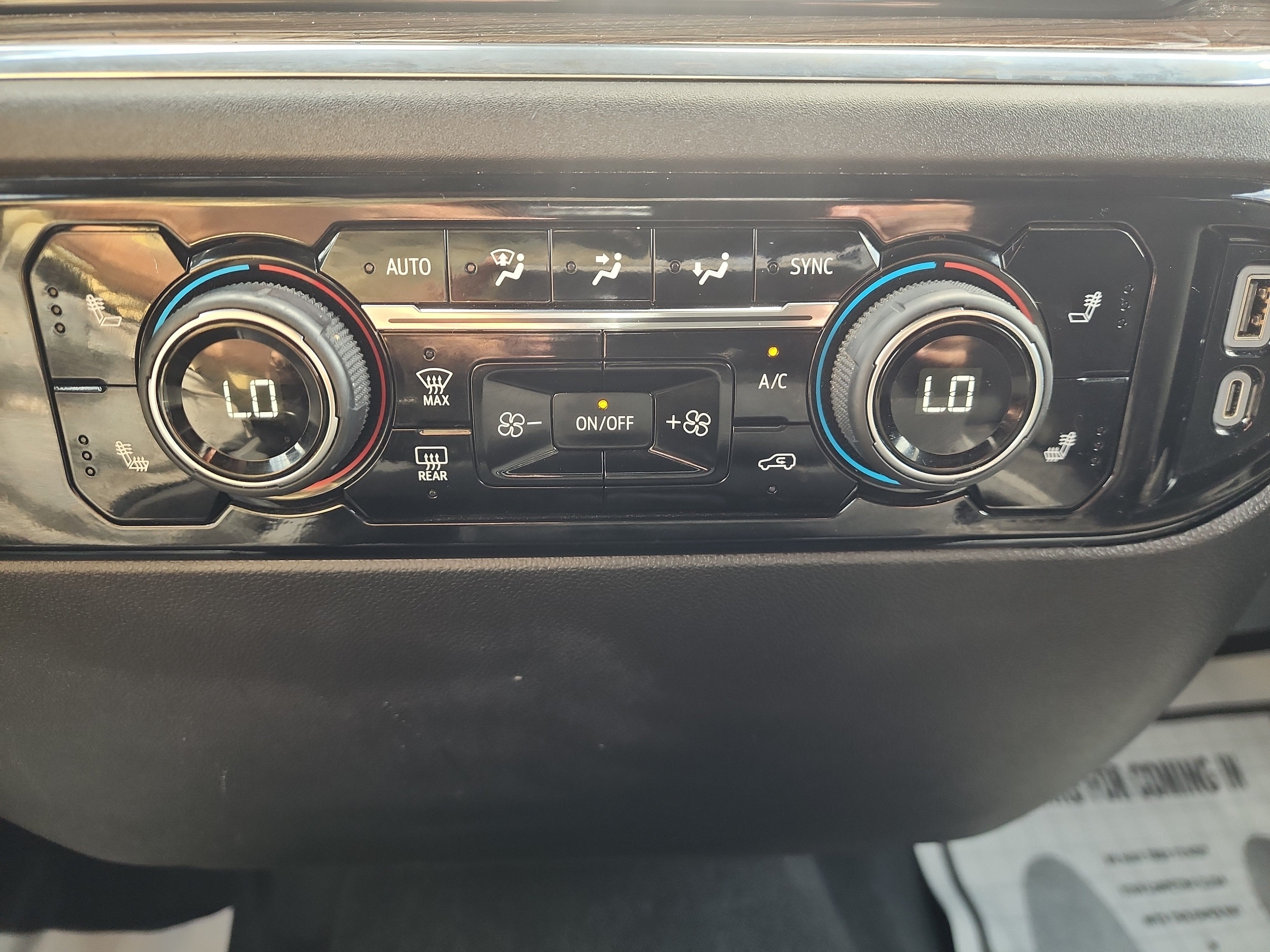 2024 Chevrolet Silverado 1500 LT - Photo 14