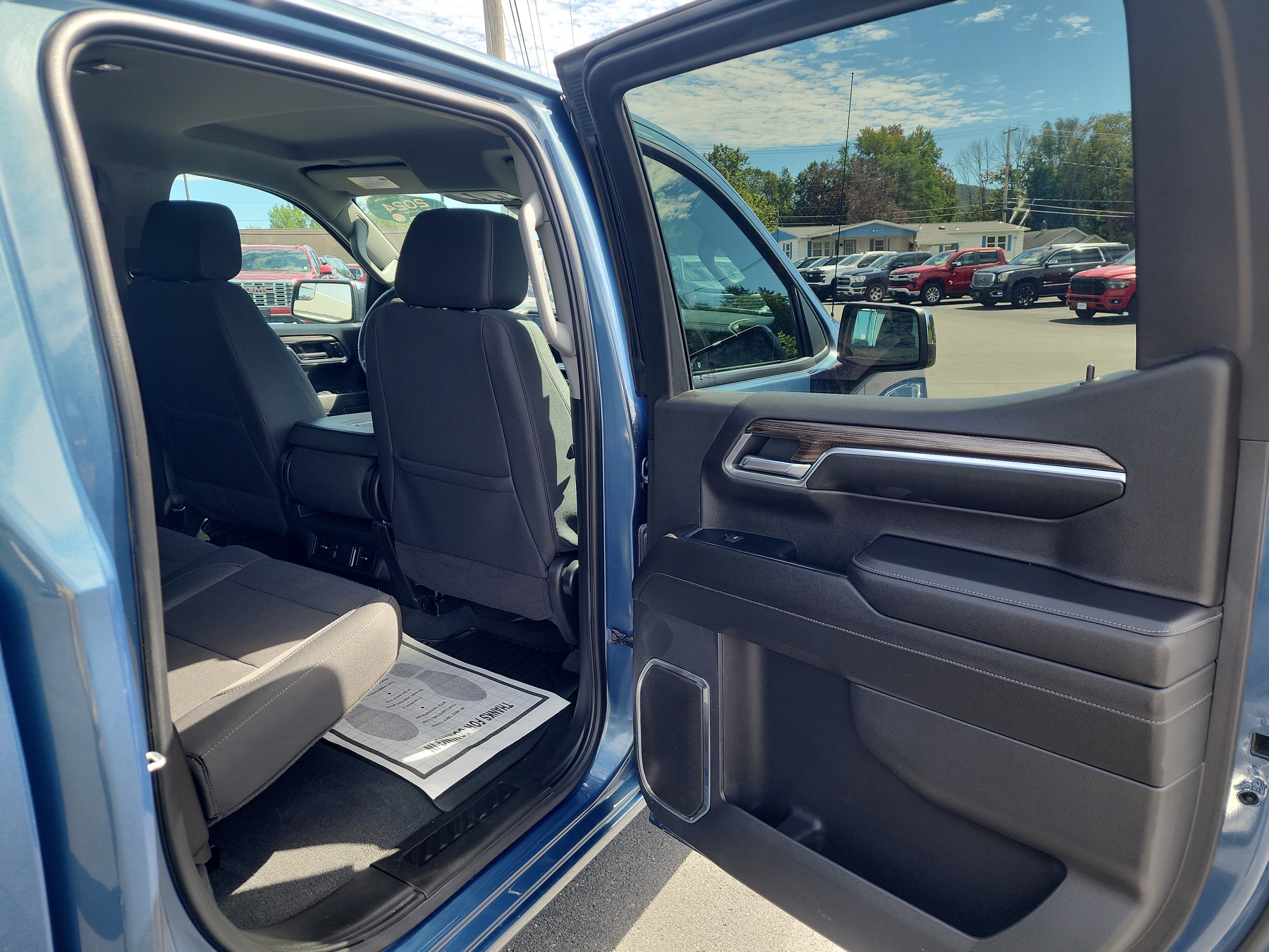 2024 Chevrolet Silverado 1500 LT - Photo 30