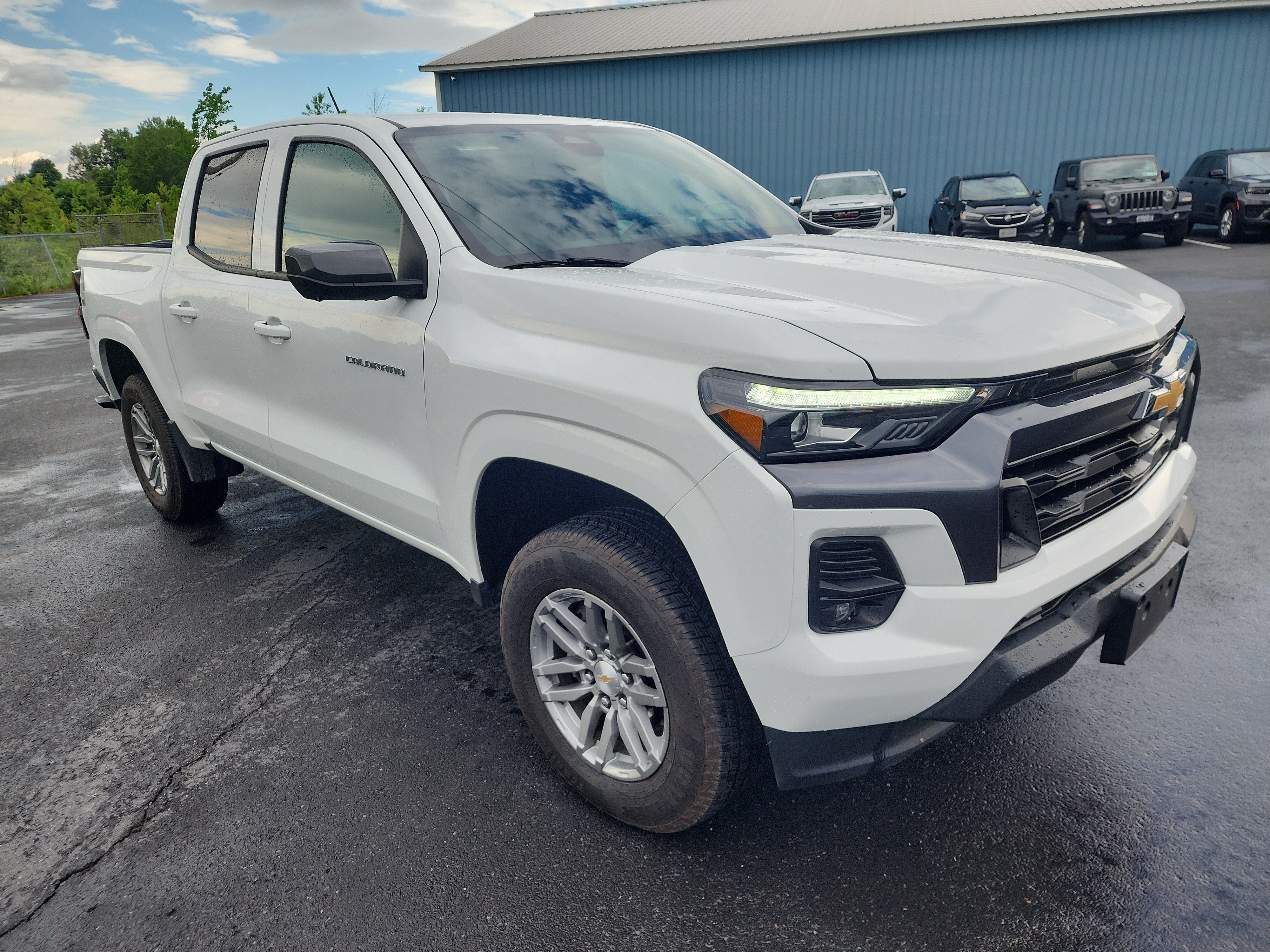 2025 Chevrolet Colorado WT/LT