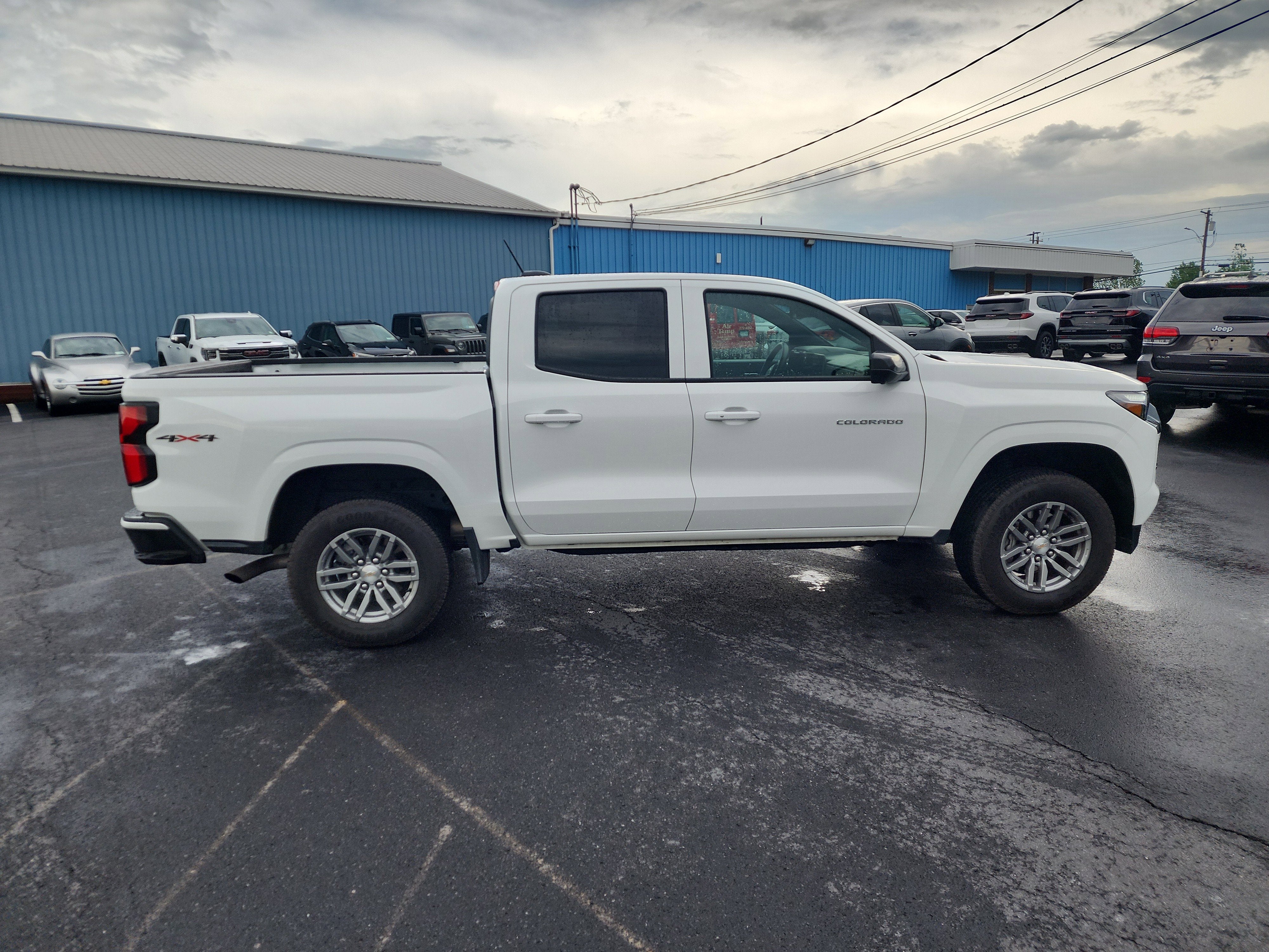 2025 Chevrolet Colorado WT/LT