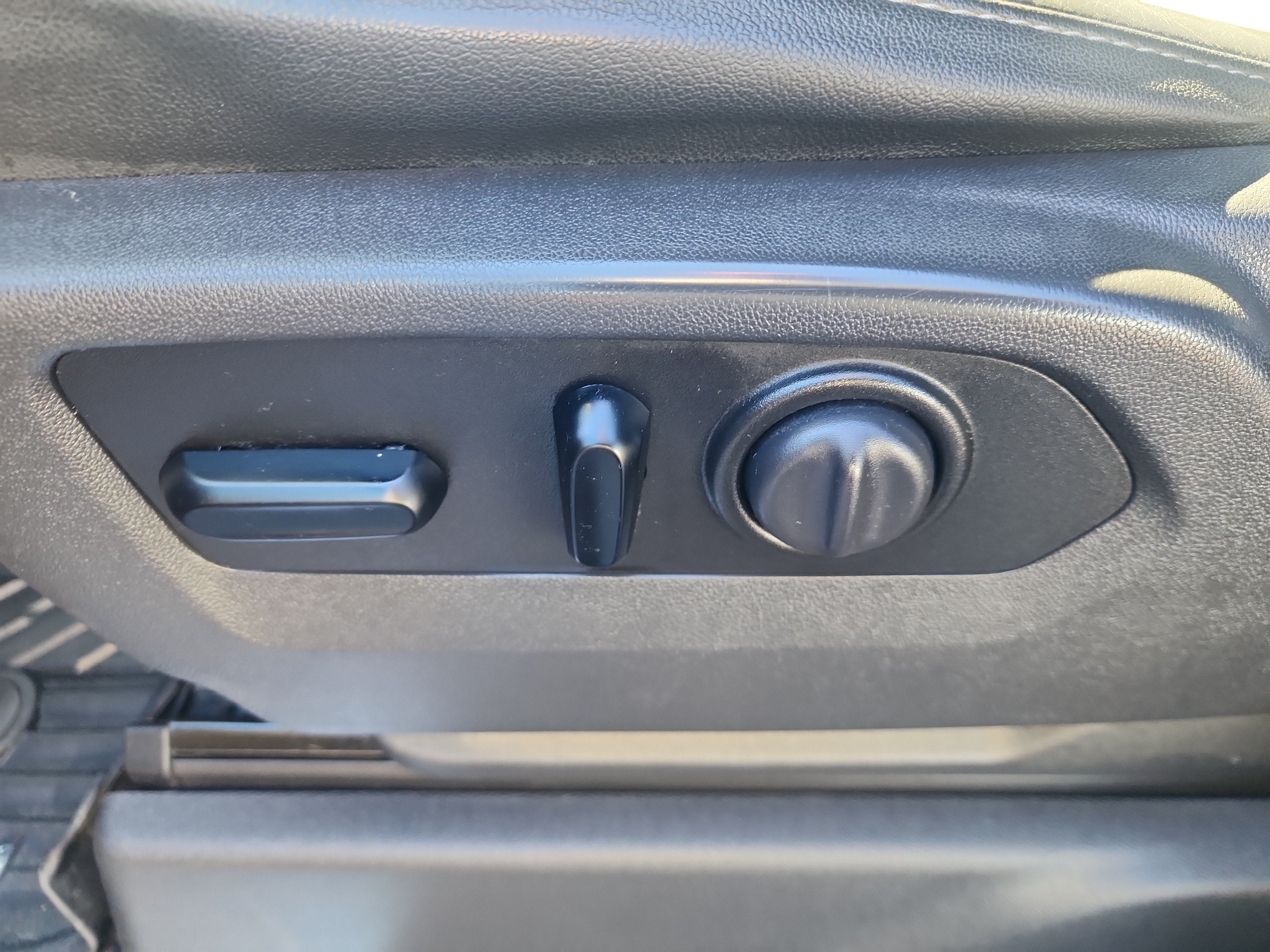 2020 Chevrolet Silverado 1500 RST - Photo 12