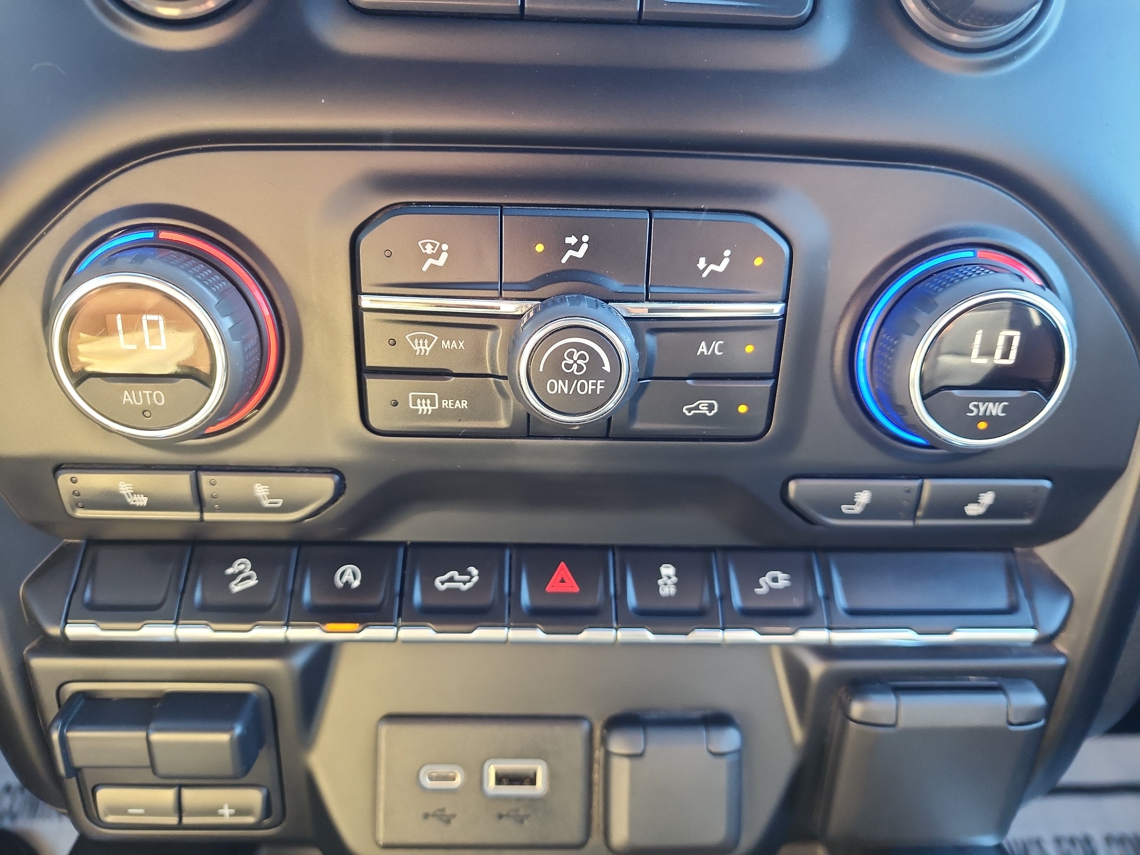 2020 Chevrolet Silverado 1500 RST - Photo 17