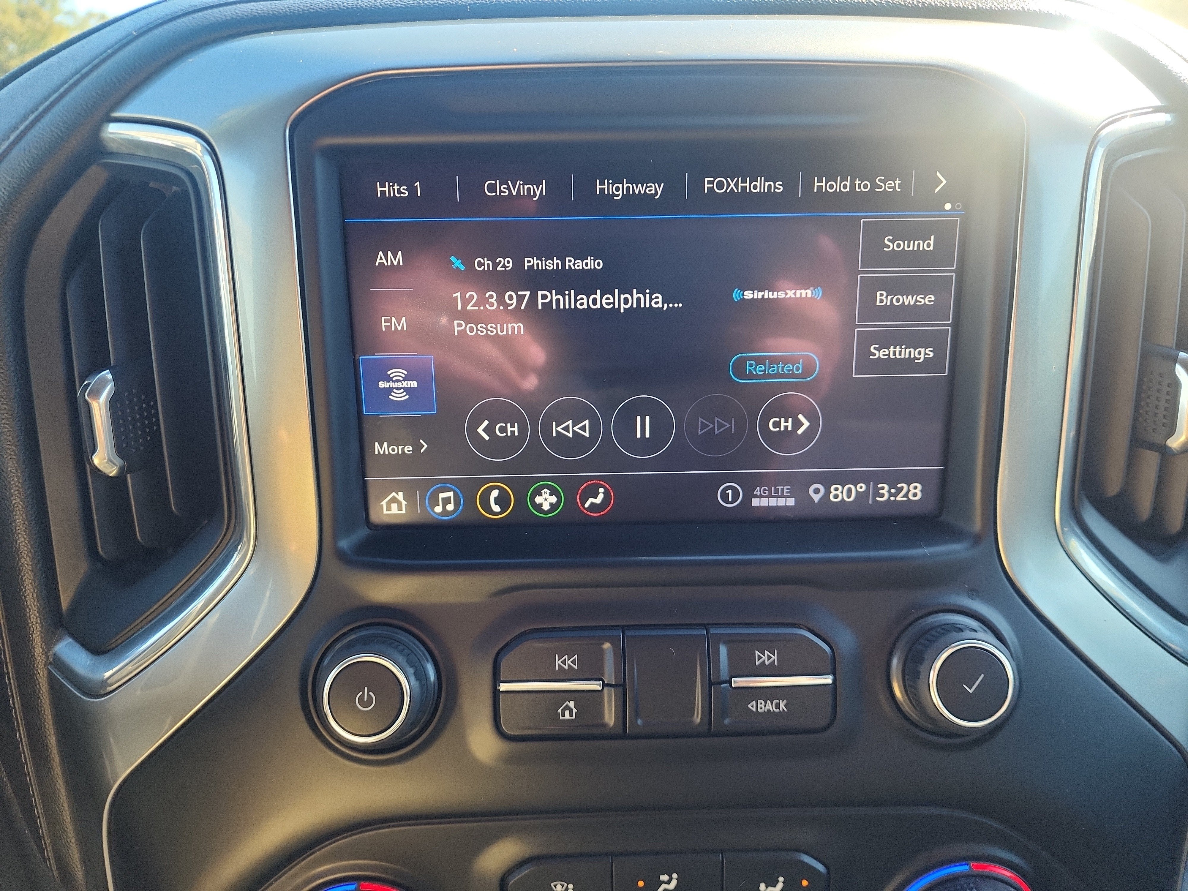 2020 Chevrolet Silverado 1500 RST - Photo 18