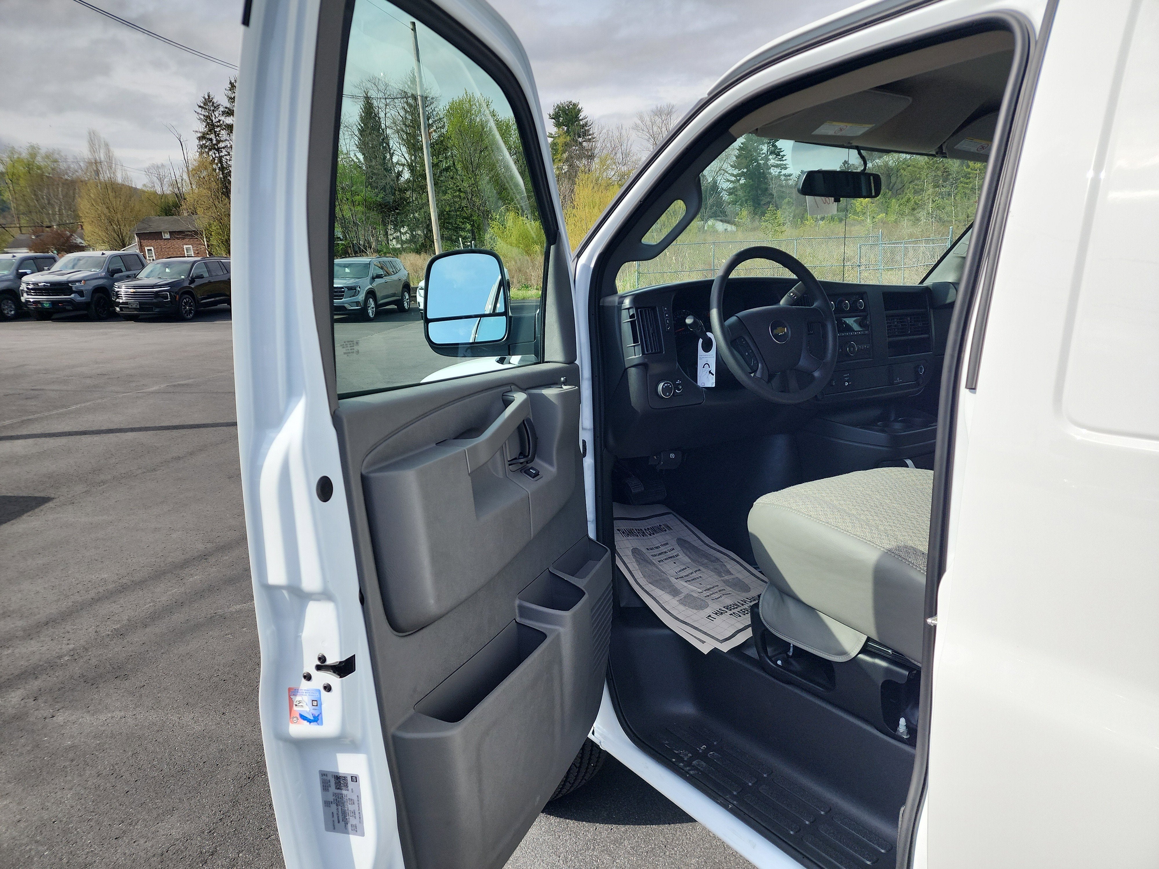 2026 Chevrolet Express Cargo WT