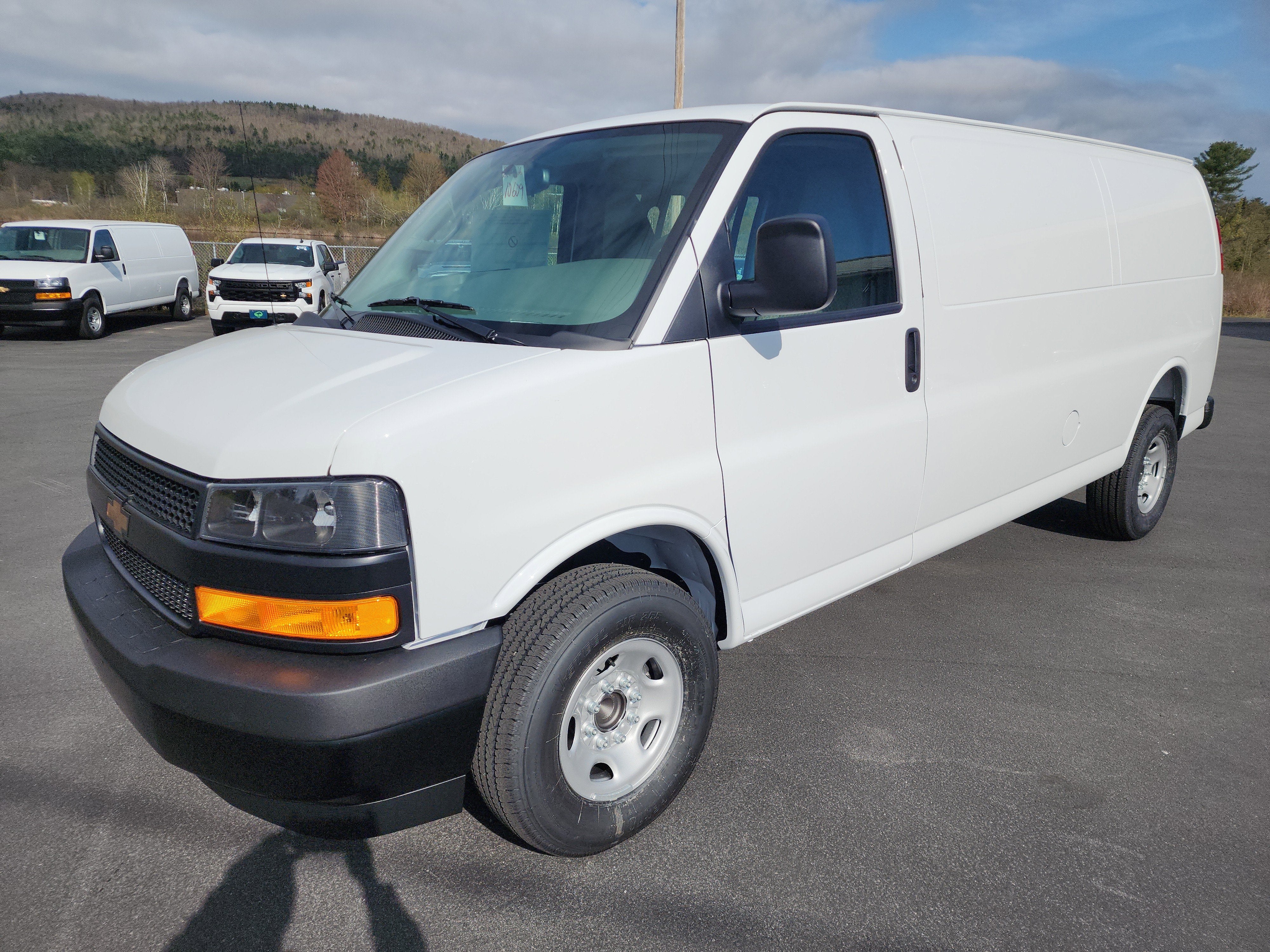 2026 Chevrolet Express Cargo WT