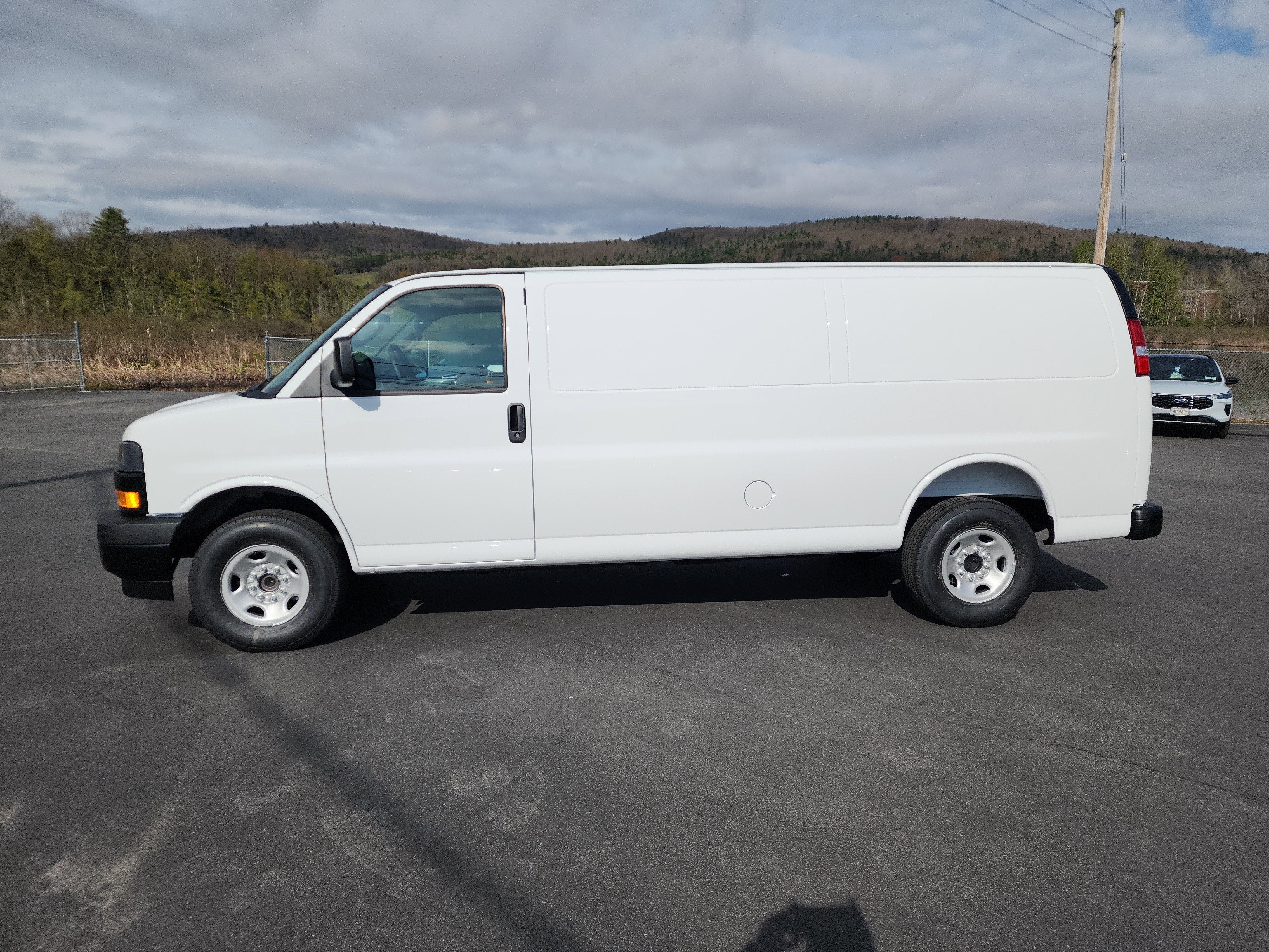 2026 Chevrolet Express Cargo WT