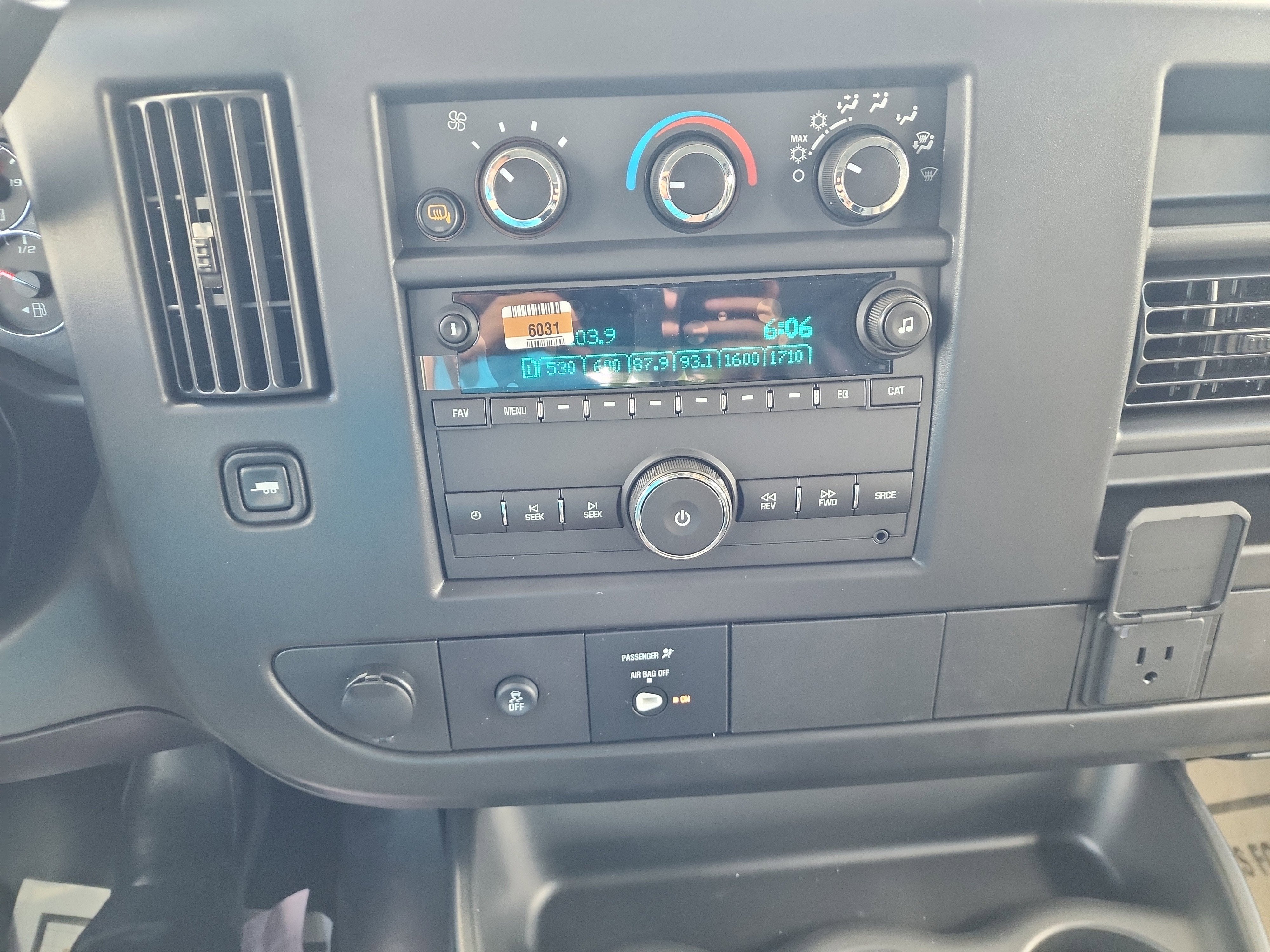 2026 Chevrolet Express Cargo WT