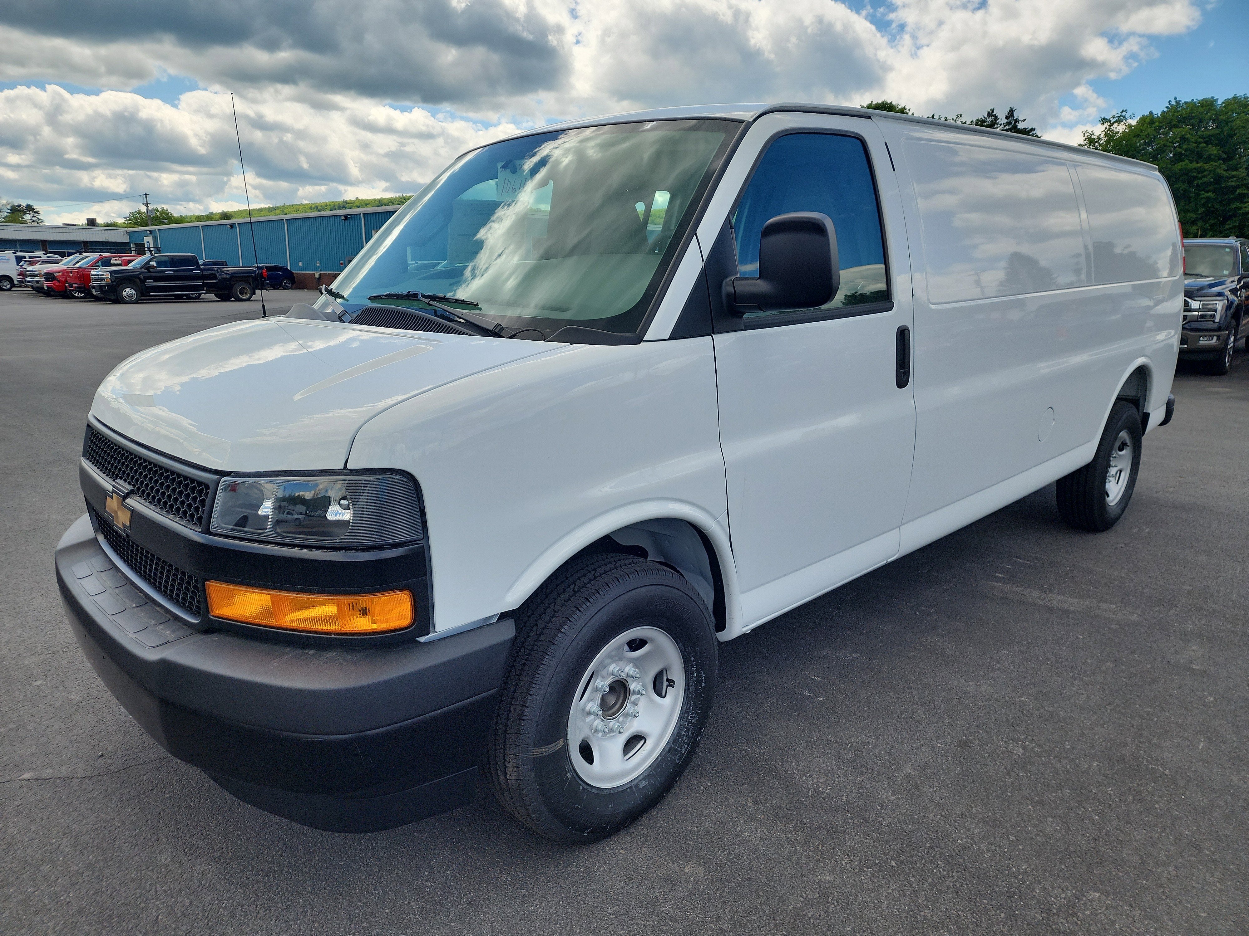 2026 Chevrolet Express Cargo WT
