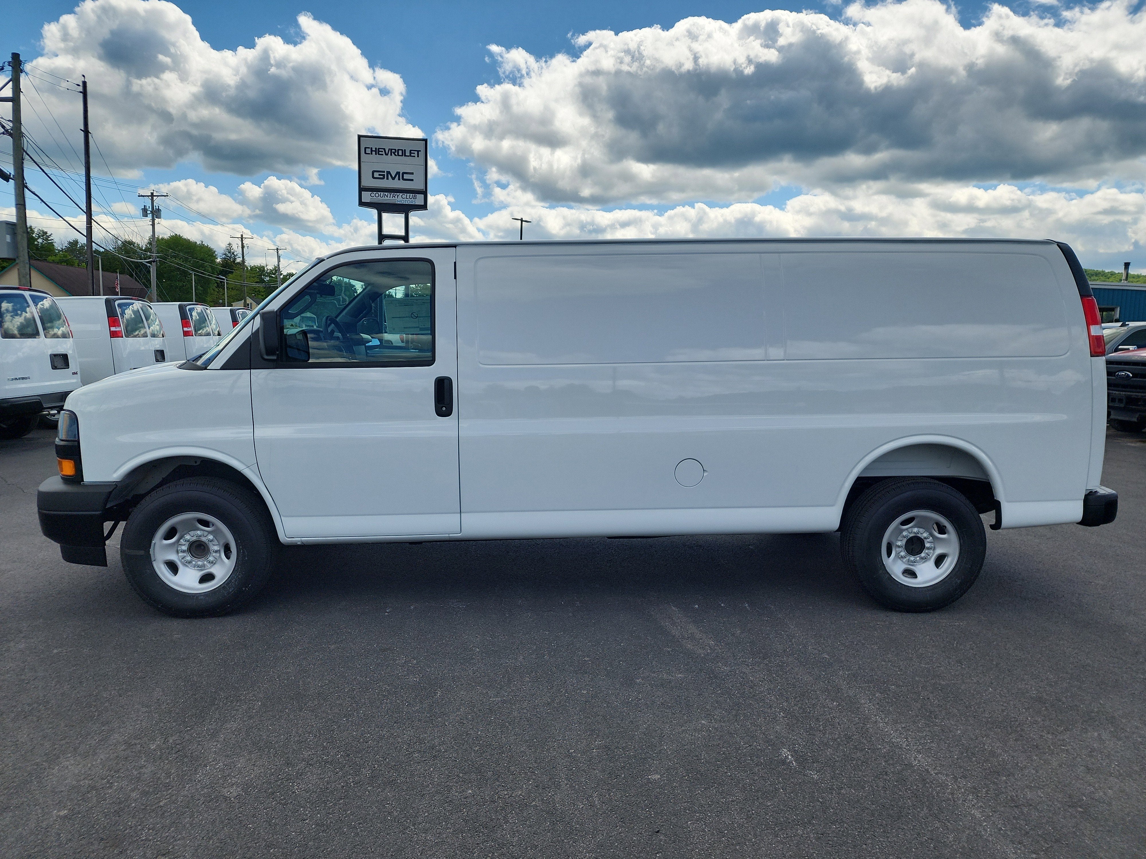 2026 Chevrolet Express Cargo WT