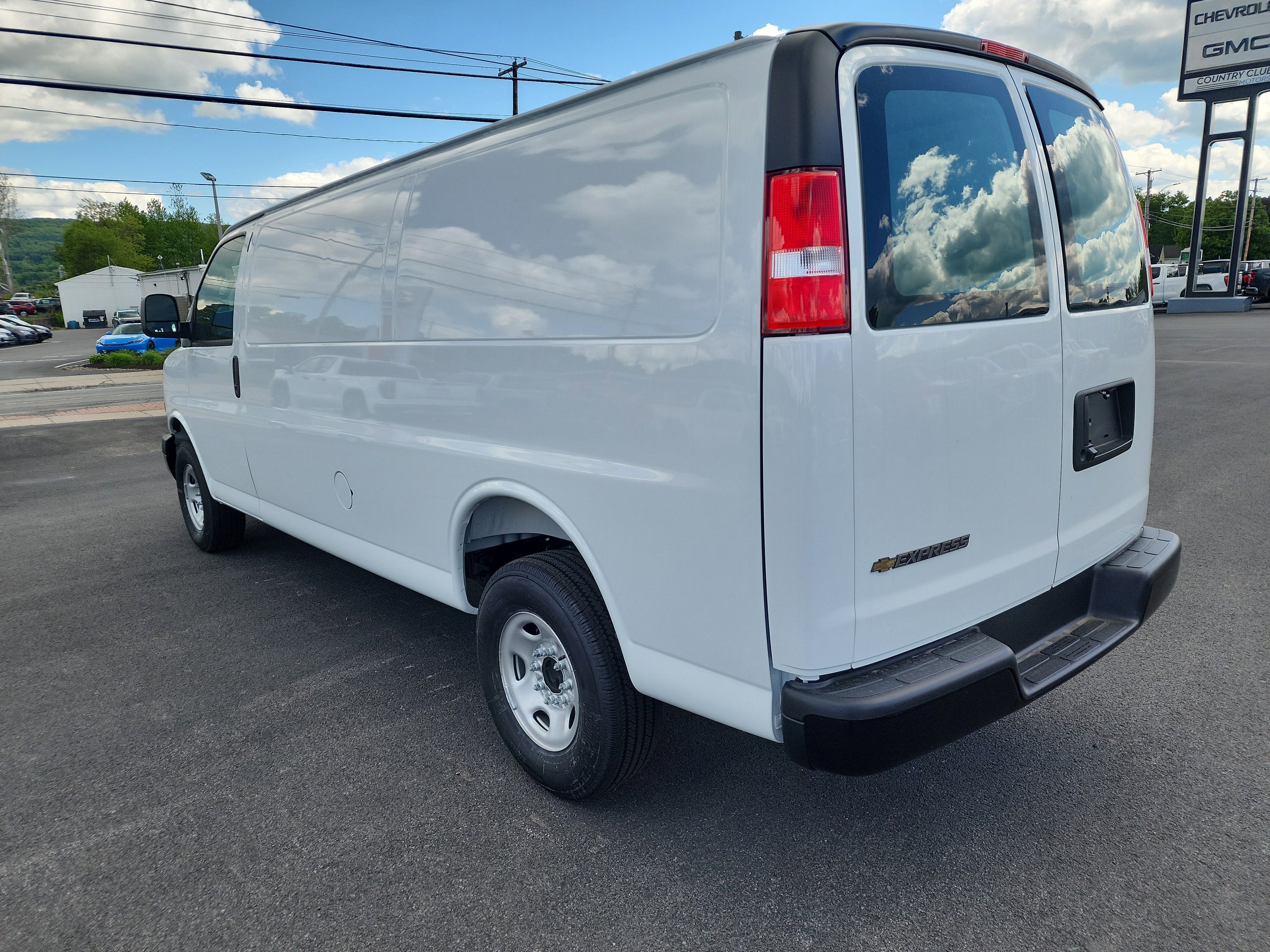 2026 Chevrolet Express Cargo WT