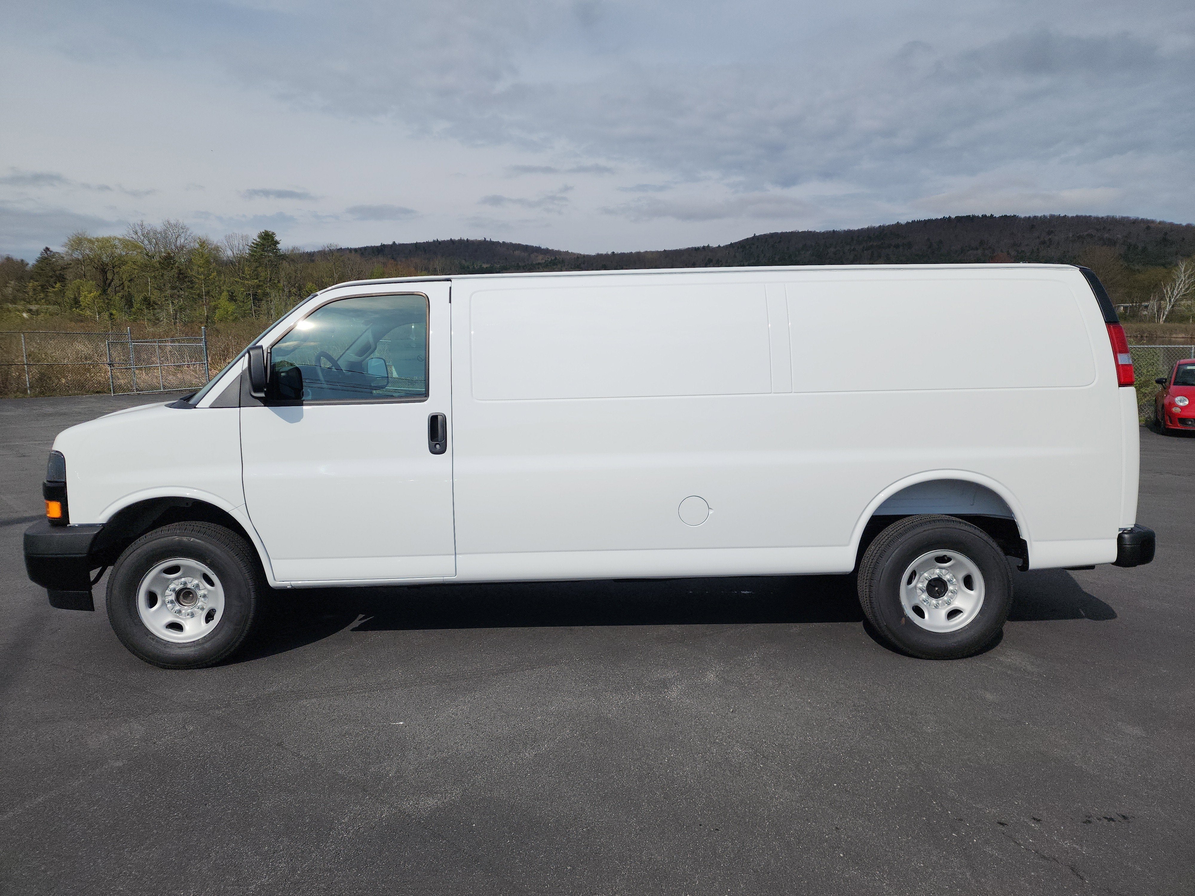 2026 Chevrolet Express Cargo WT