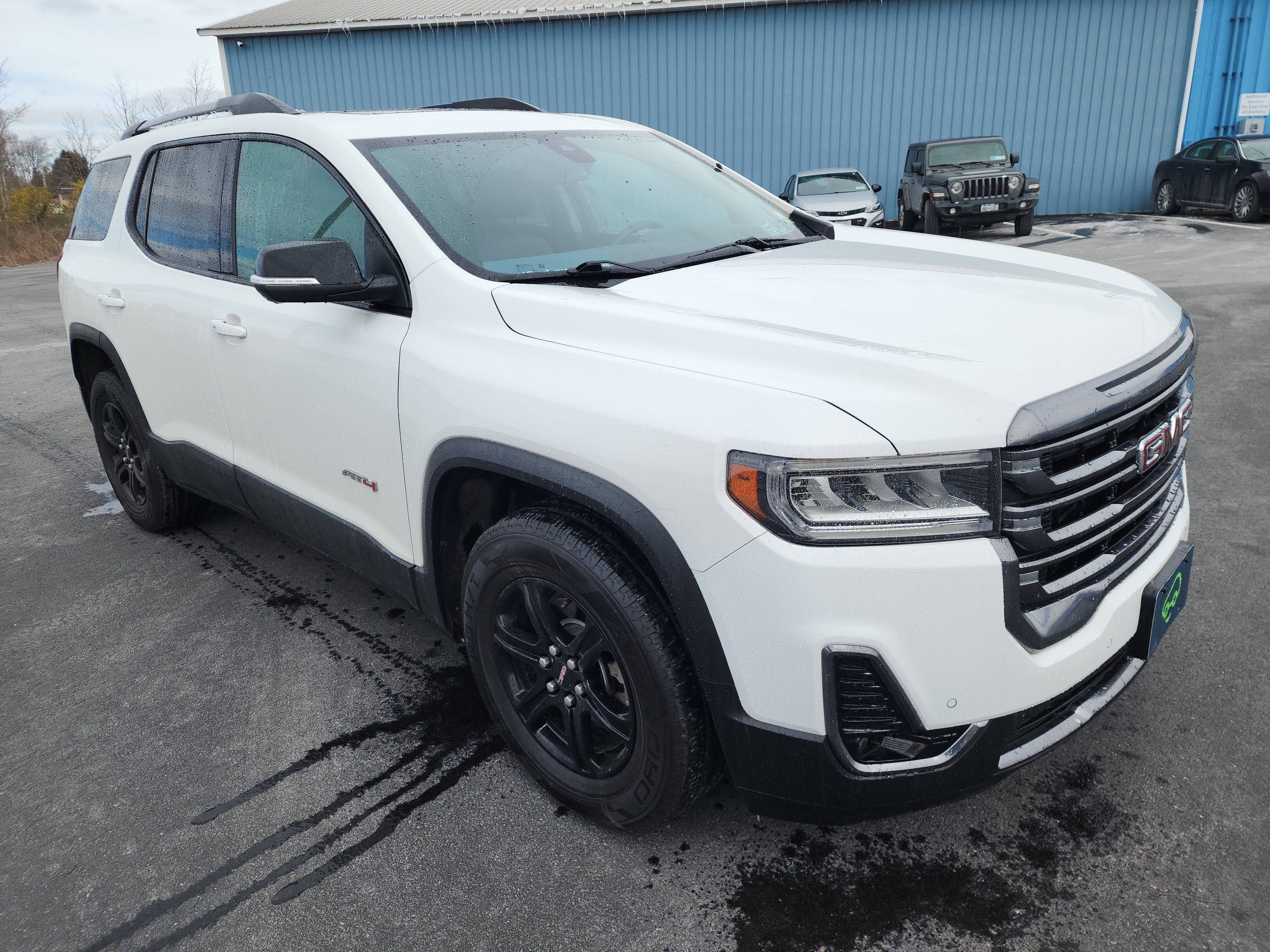 2023 GMC Acadia AT4