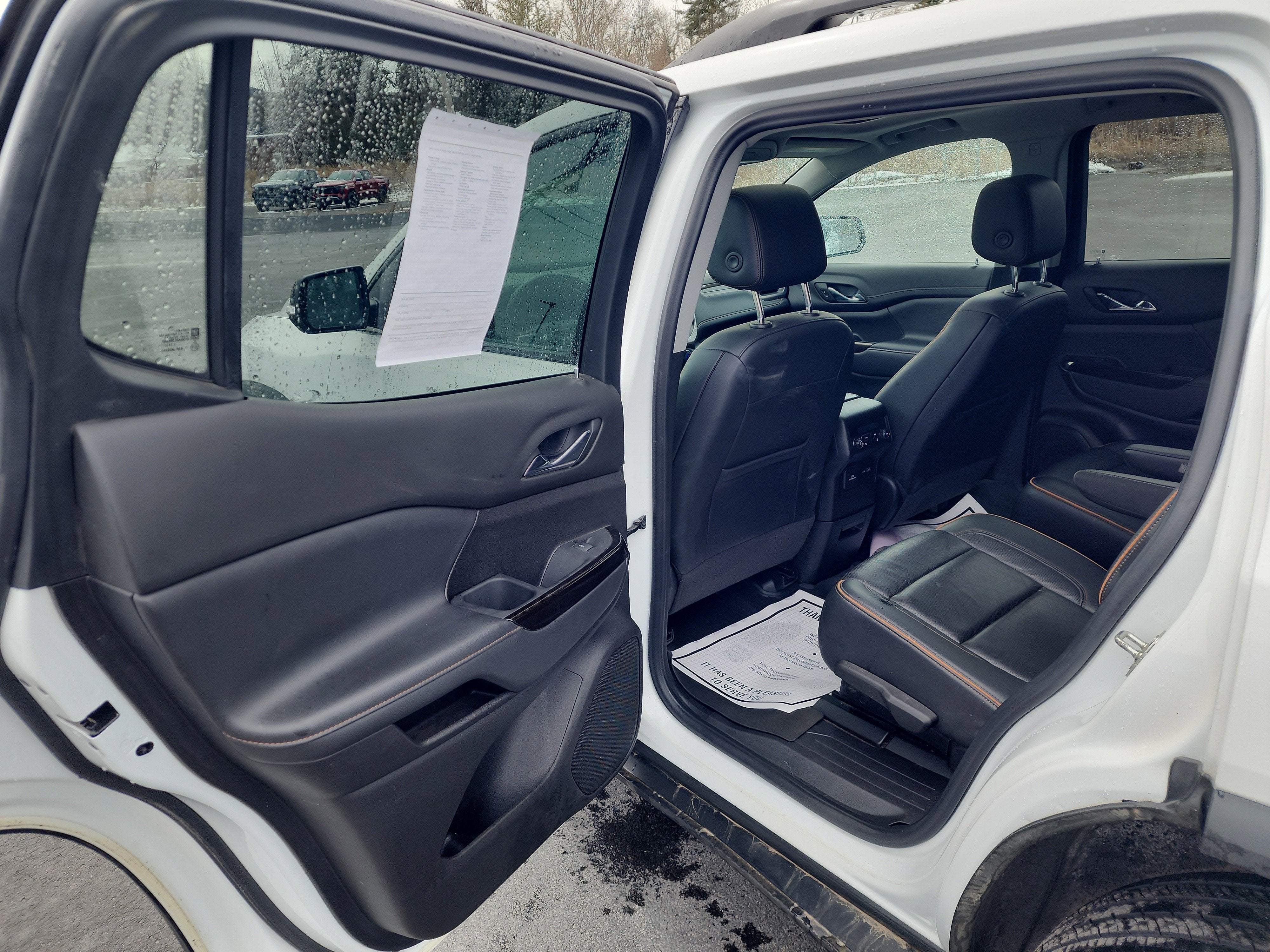 2023 GMC Acadia AT4
