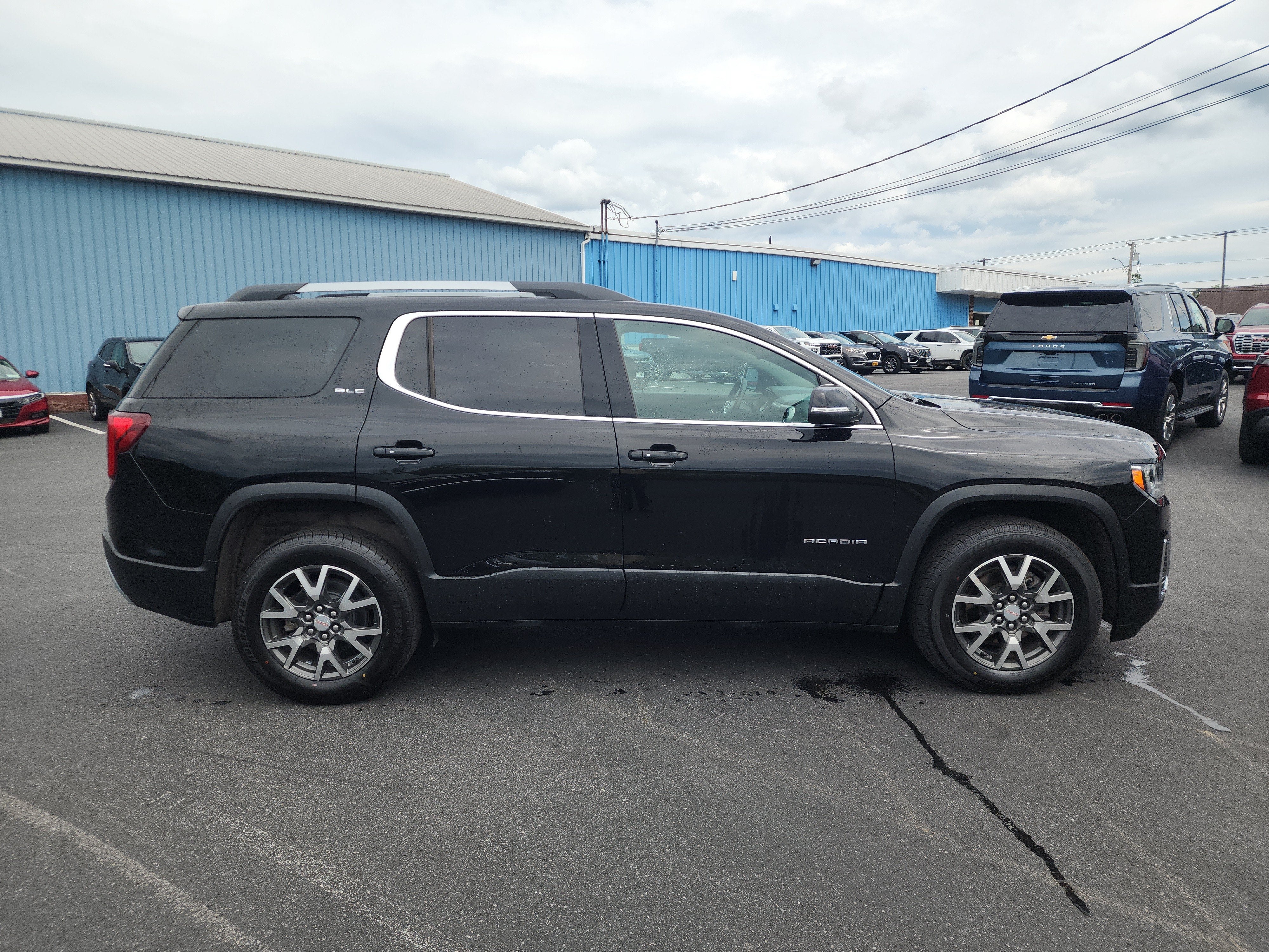 2023 GMC Acadia SLE