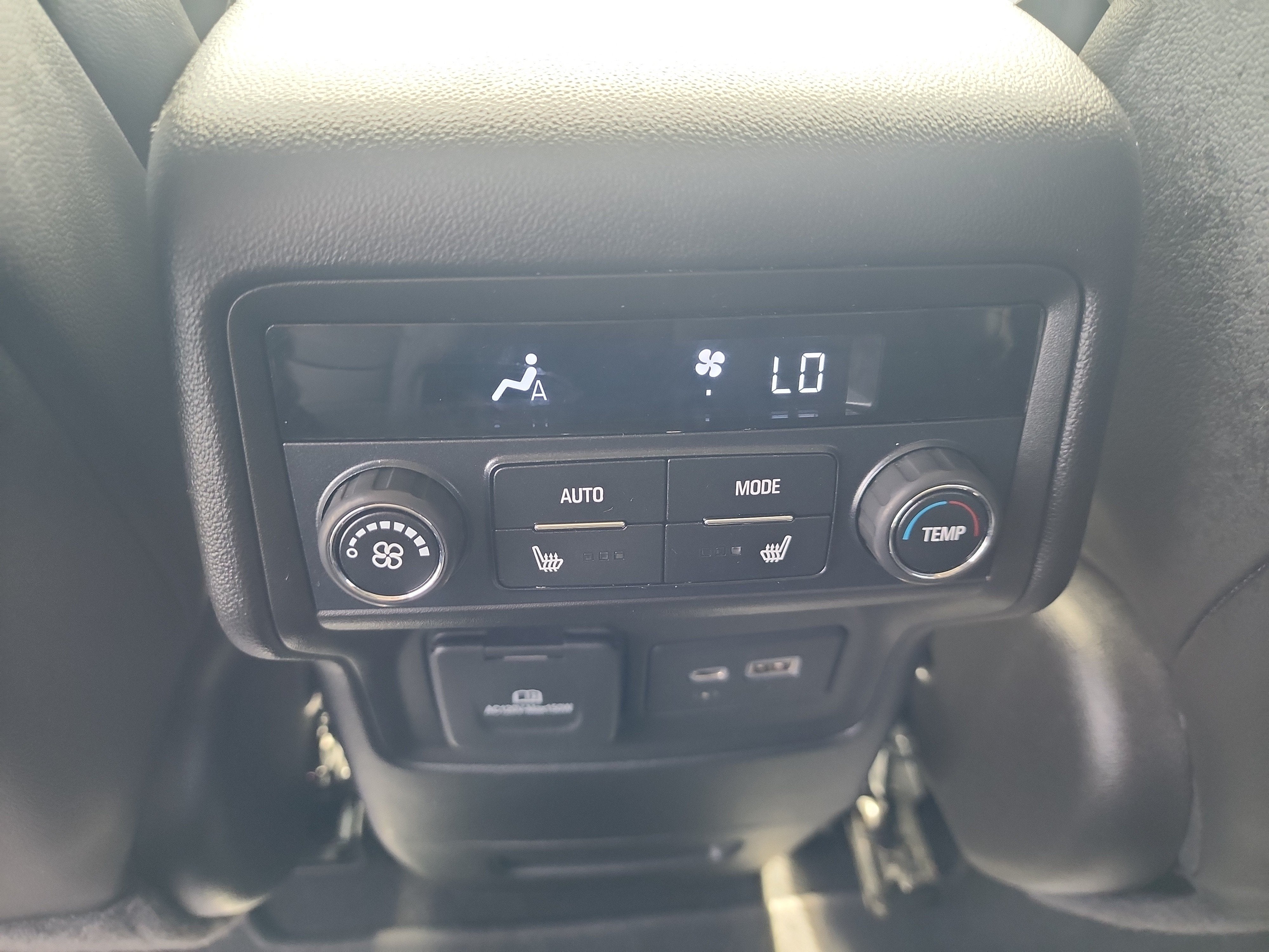 2021 GMC Acadia Denali - Photo 31