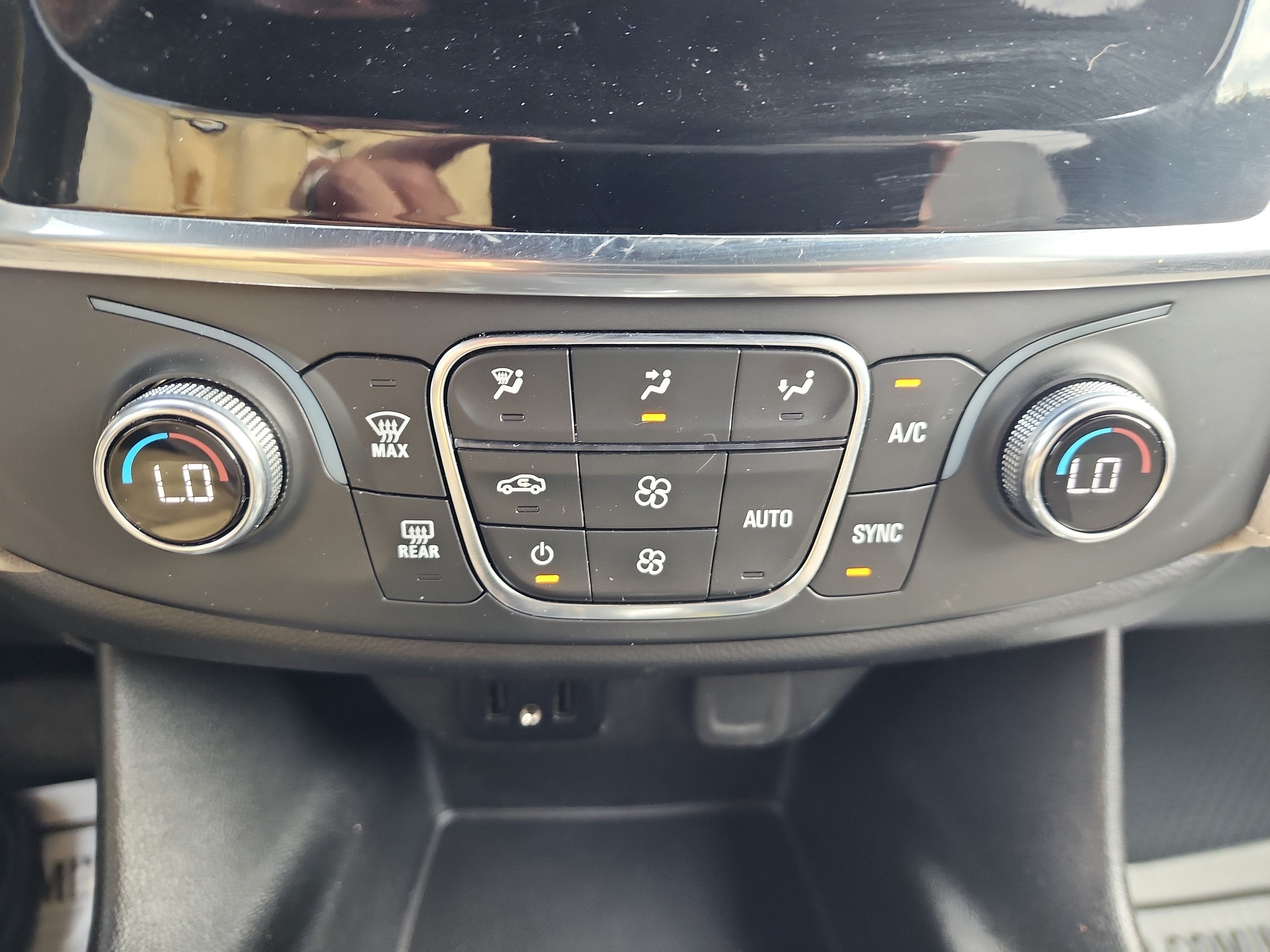 2023 Chevrolet Traverse LS - Photo 14