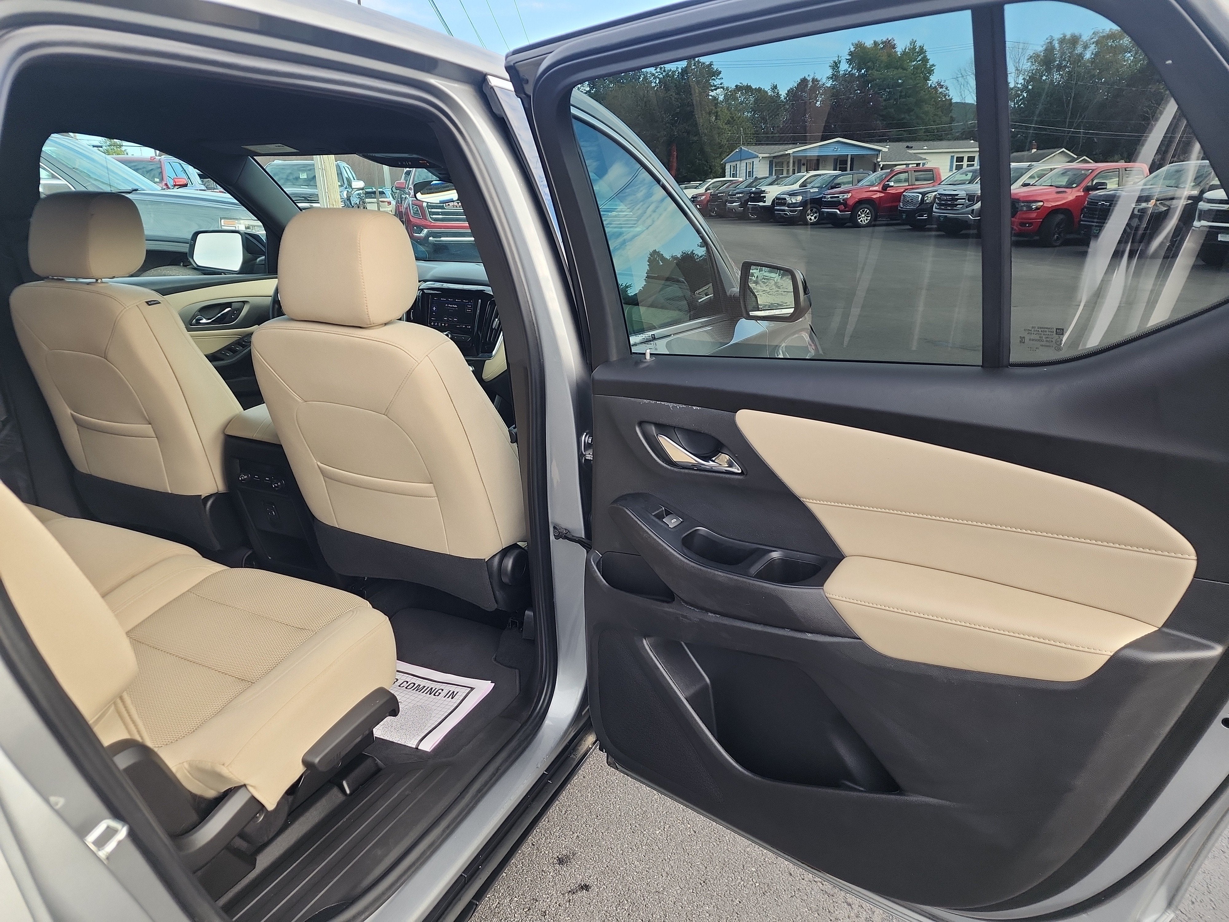 2023 Chevrolet Traverse LS - Photo 27