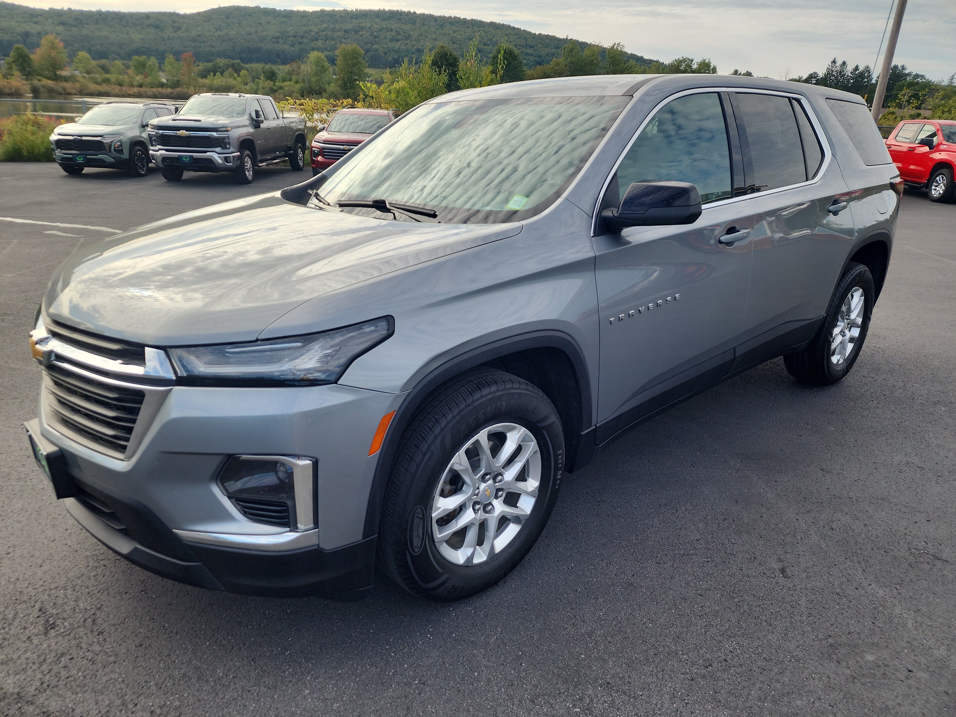 2023 Chevrolet Traverse LS