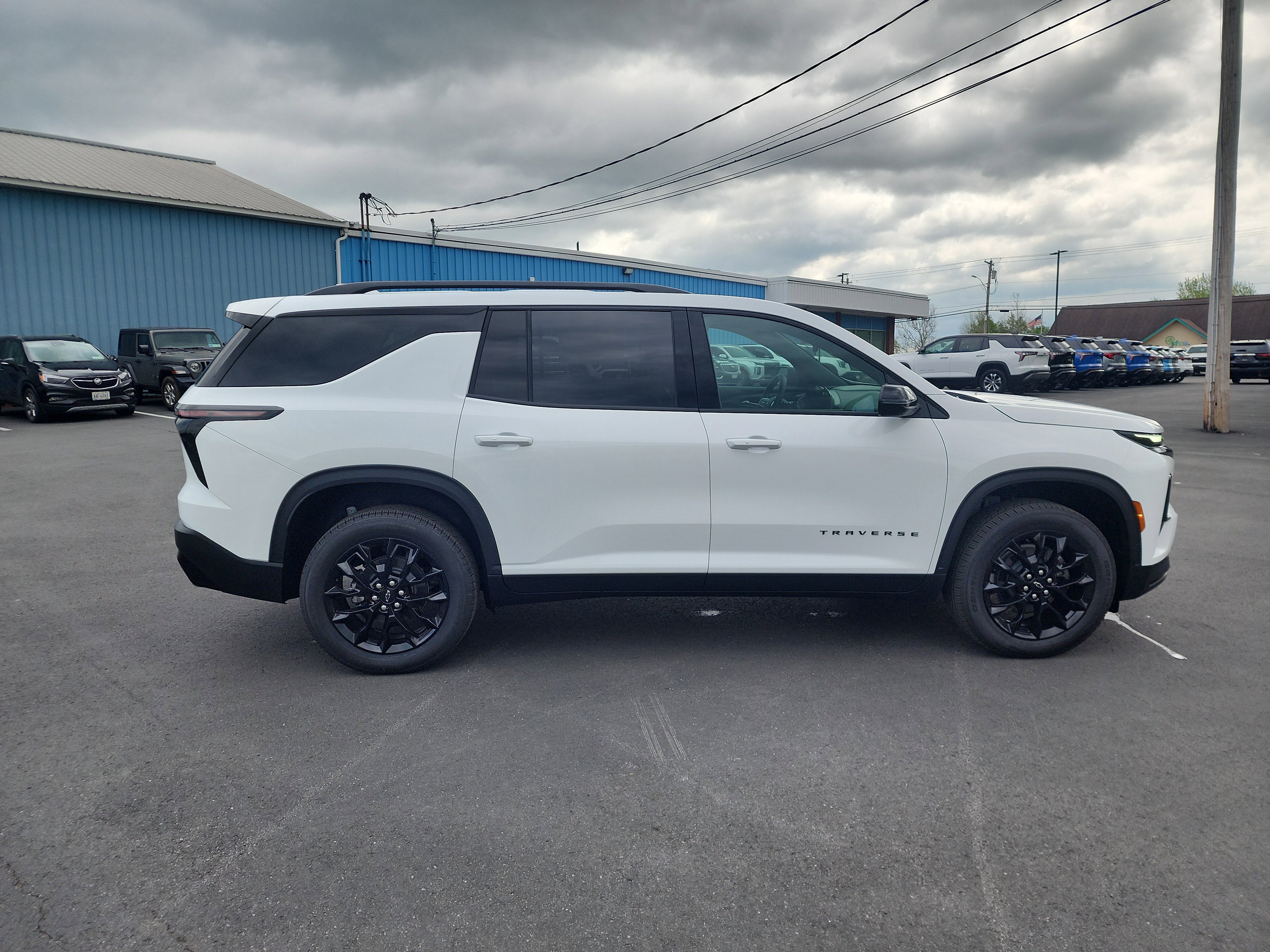 2026 Chevrolet Traverse LT
