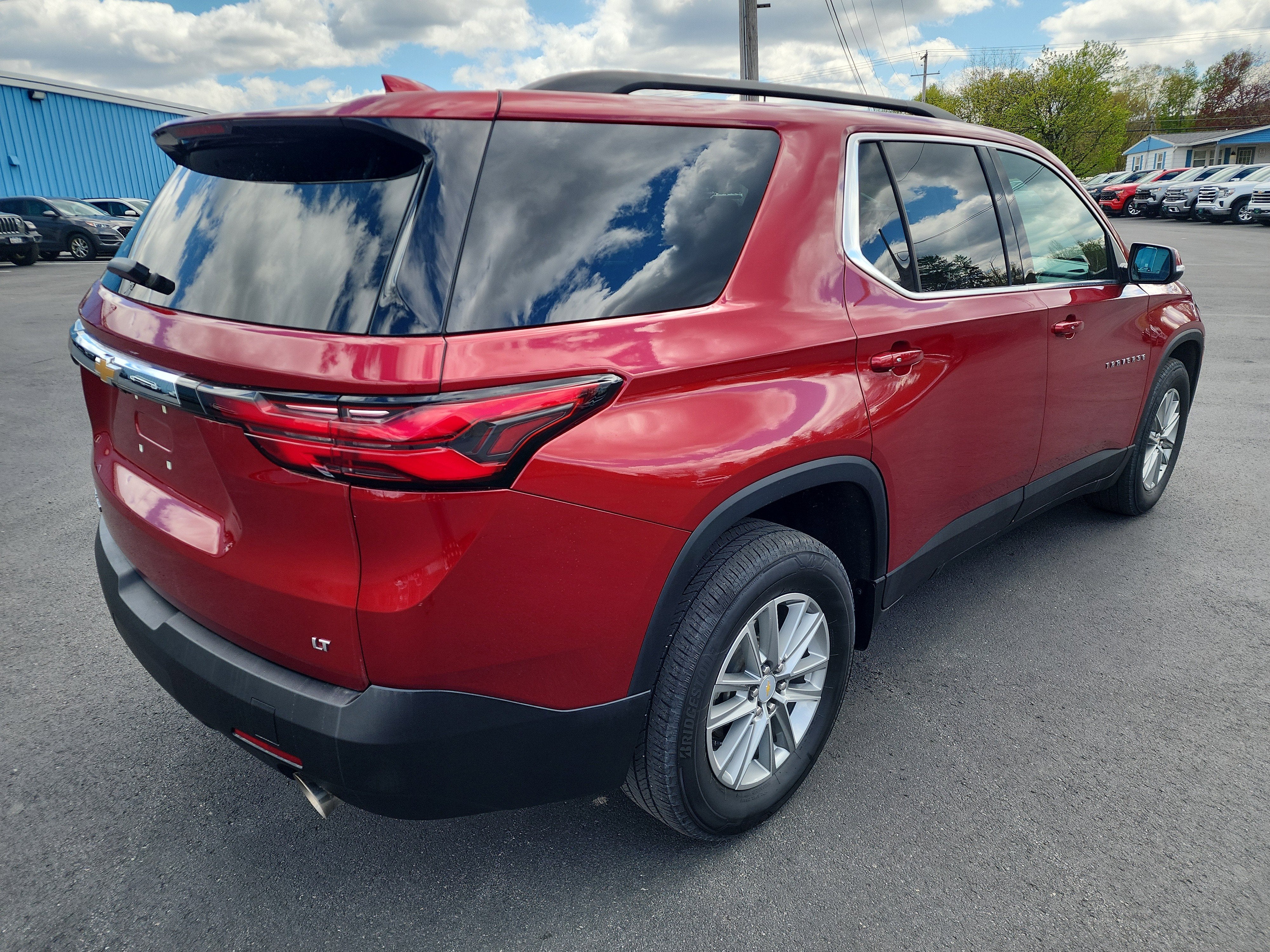 2023 Chevrolet Traverse LT Cloth