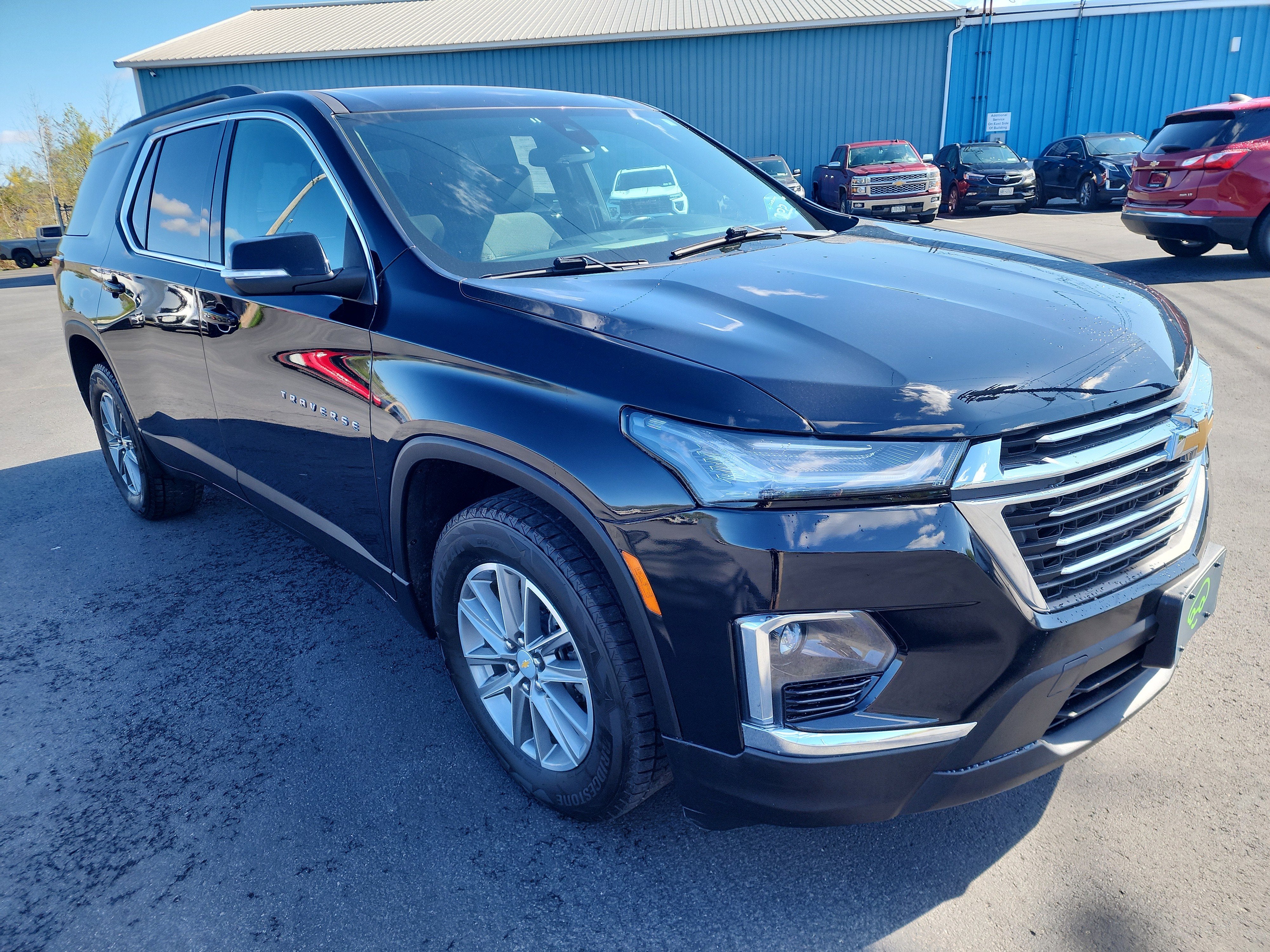 2022 Chevrolet Traverse LT Cloth