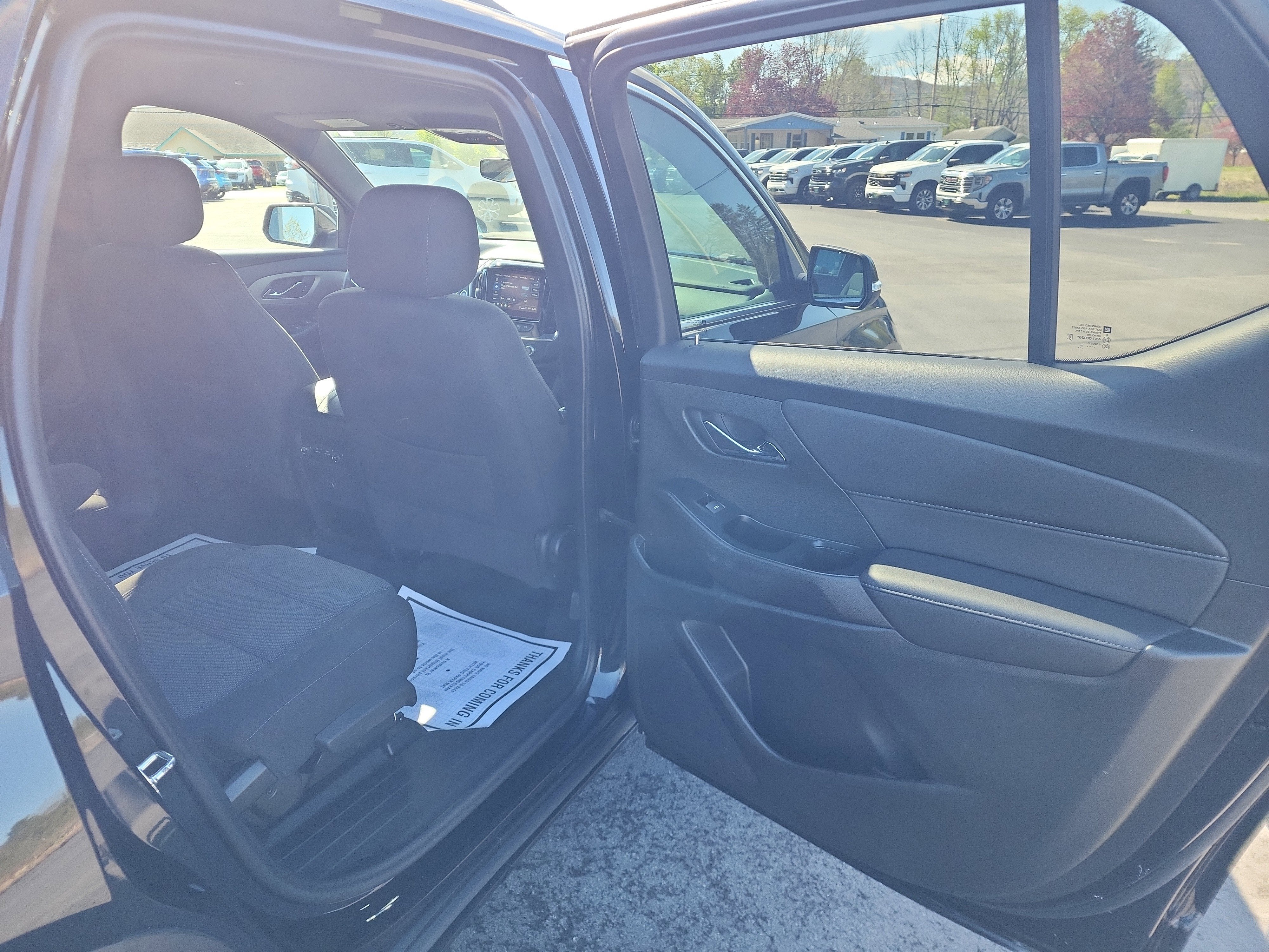 2022 Chevrolet Traverse LT Cloth