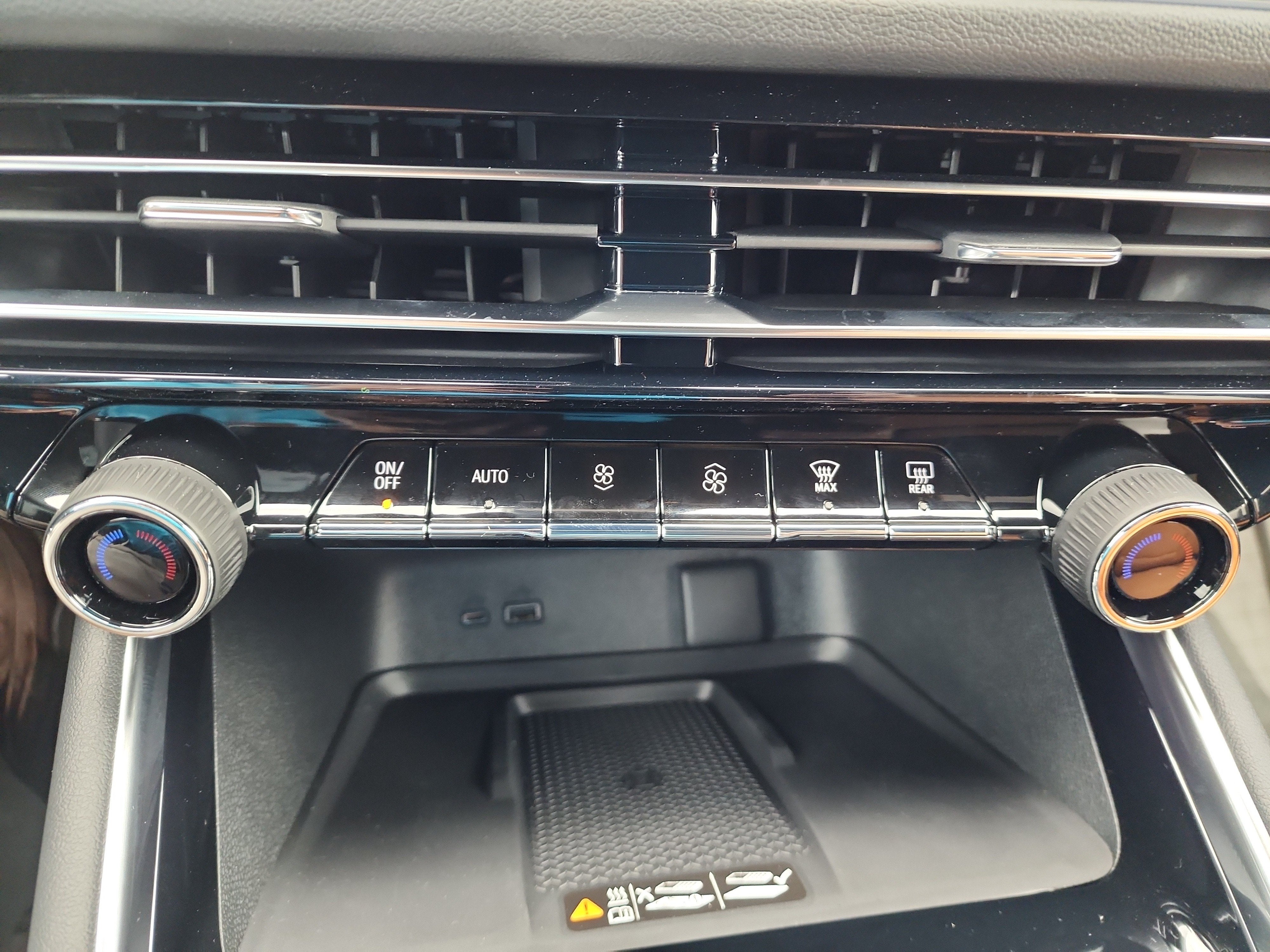 2027 Chevrolet Traverse Z71 - Photo 16