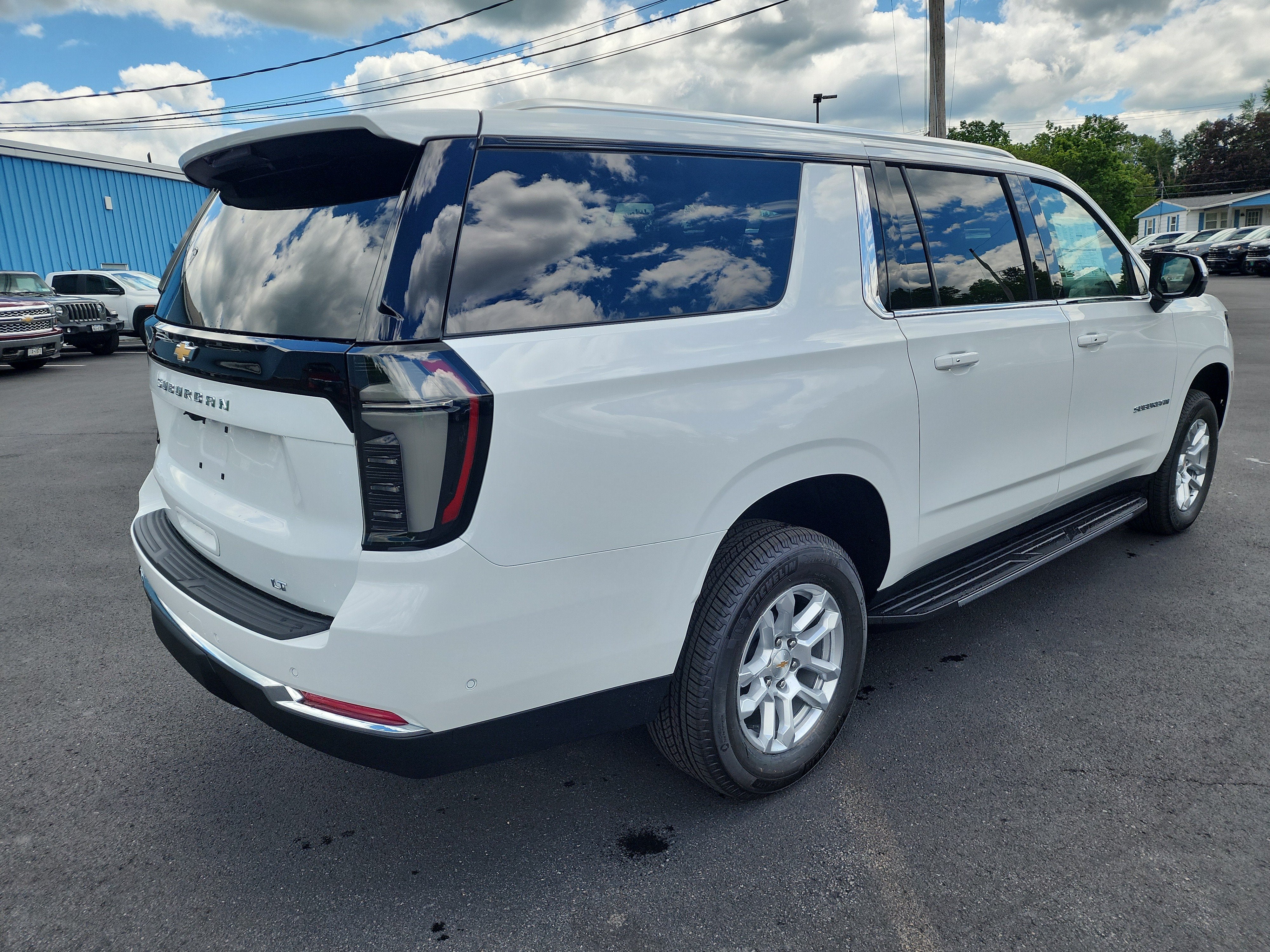 2026 Chevrolet Suburban LT