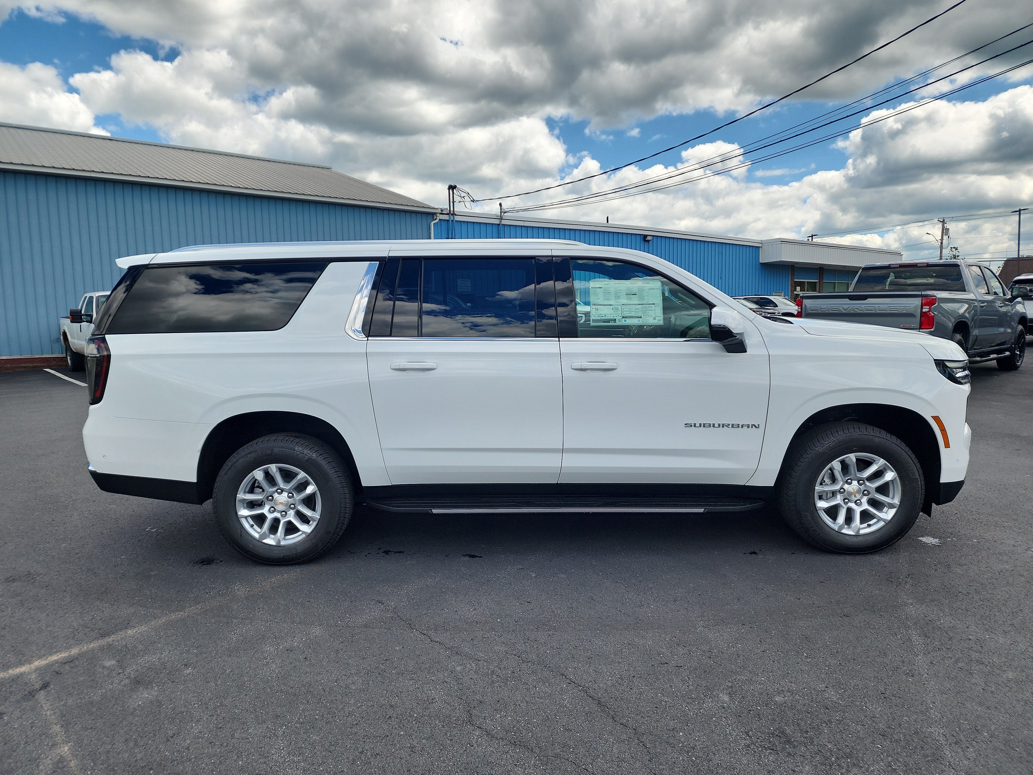 2026 Chevrolet Suburban LT