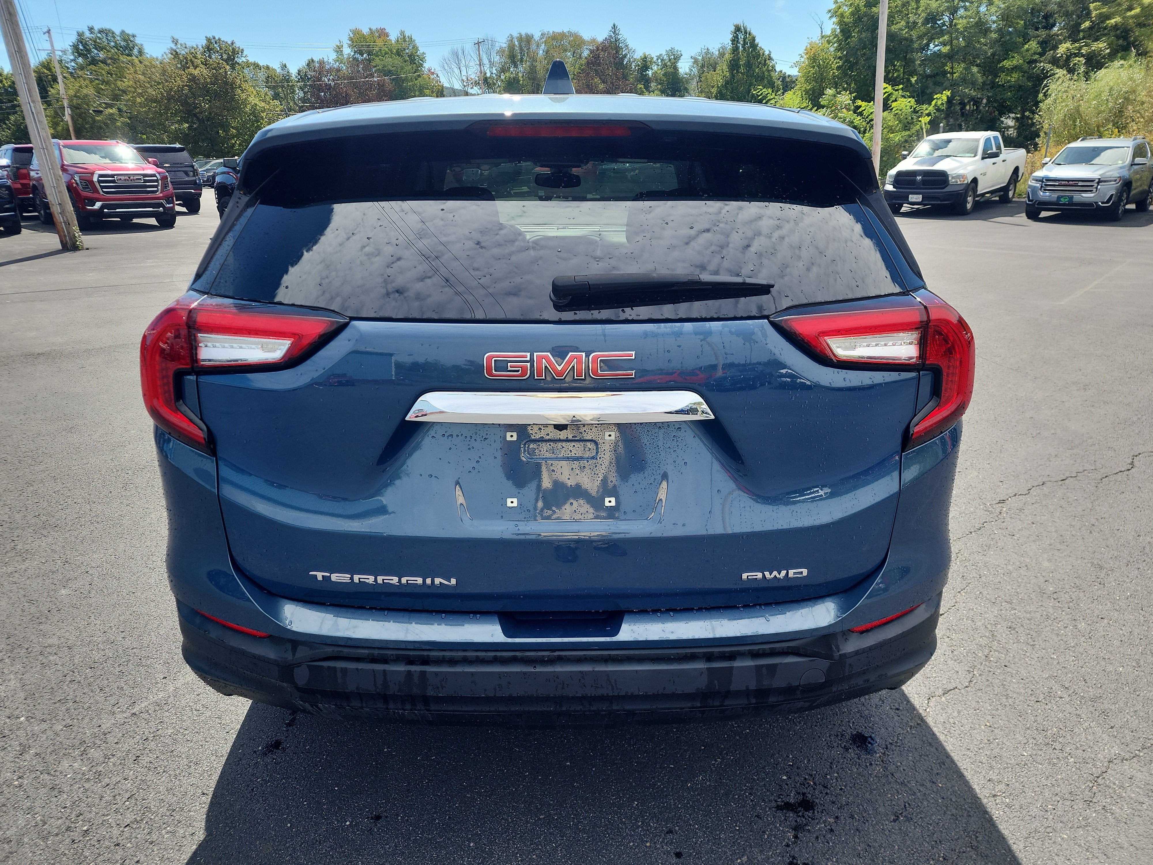 2024 GMC Terrain SLE - Photo 7