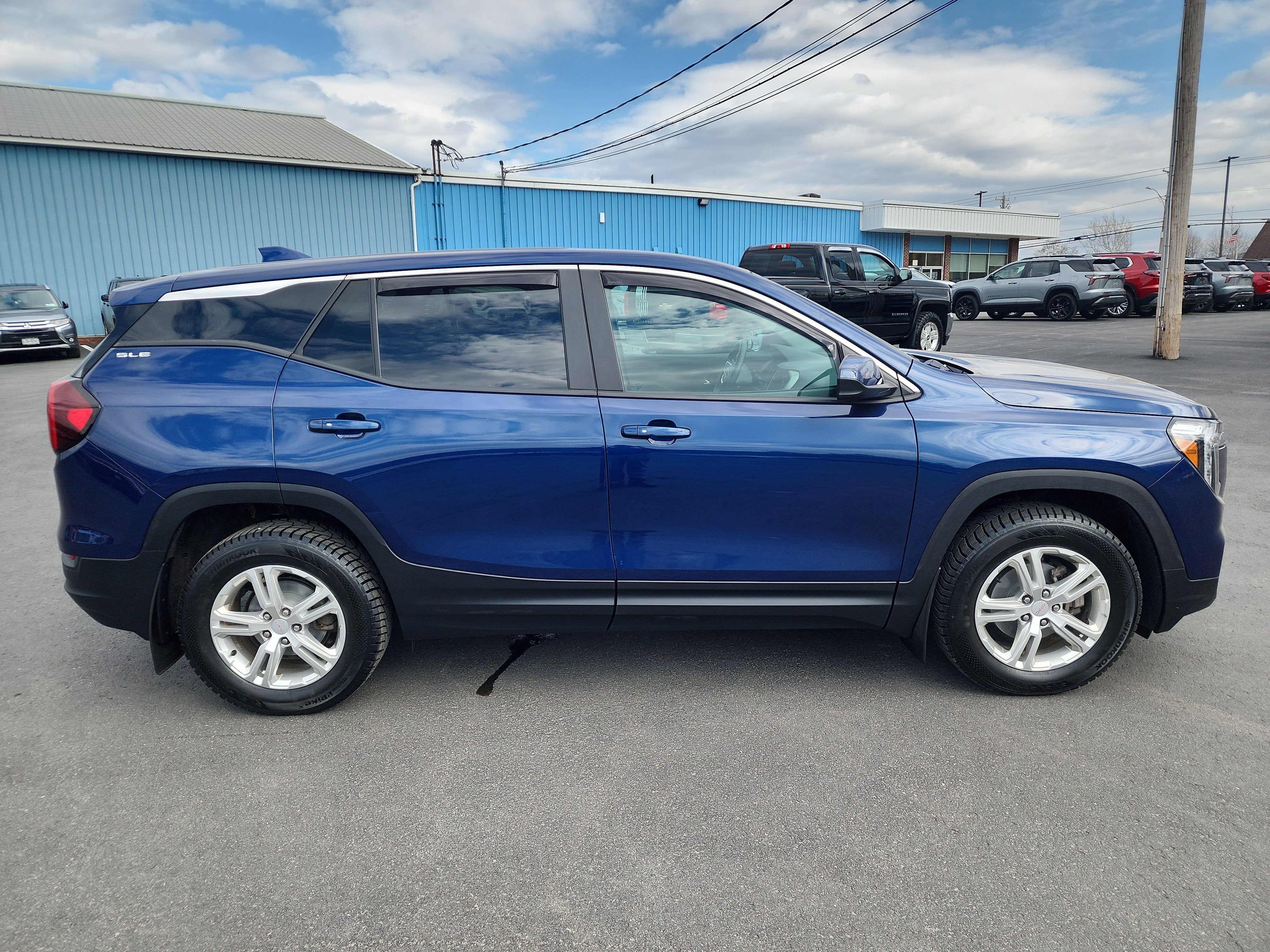 2022 GMC Terrain SLE