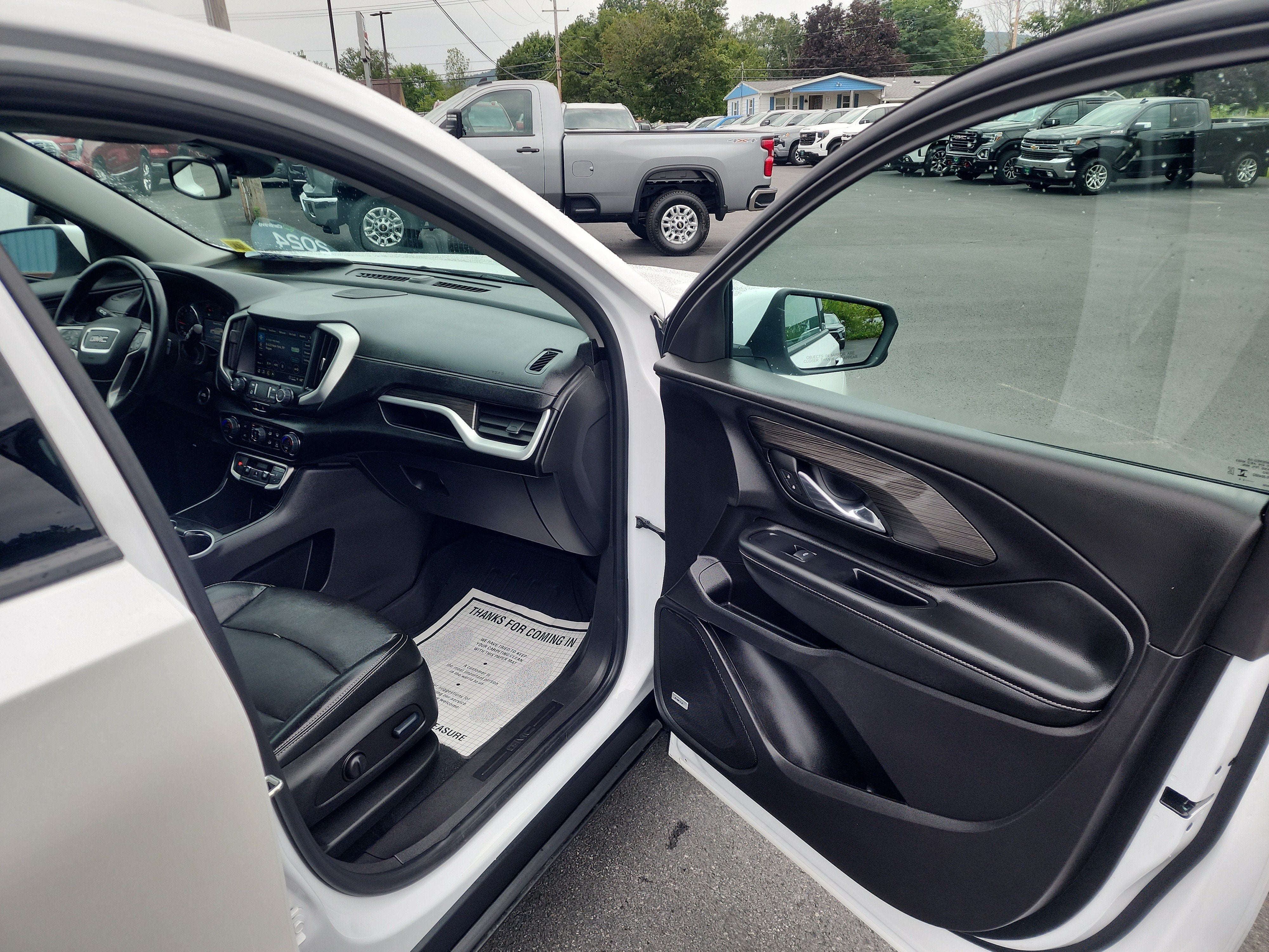 2024 GMC Terrain SLT