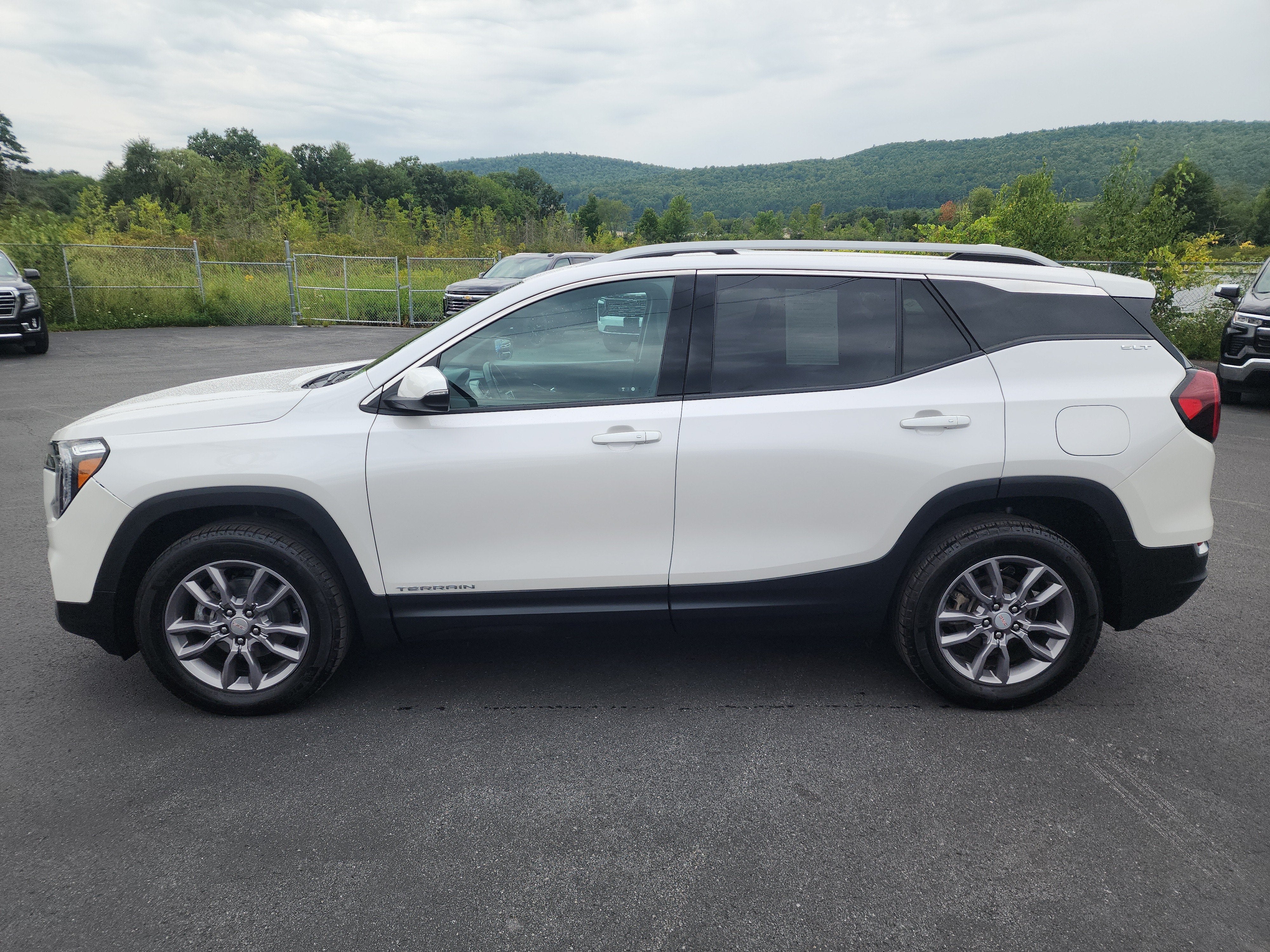 2024 GMC Terrain SLT