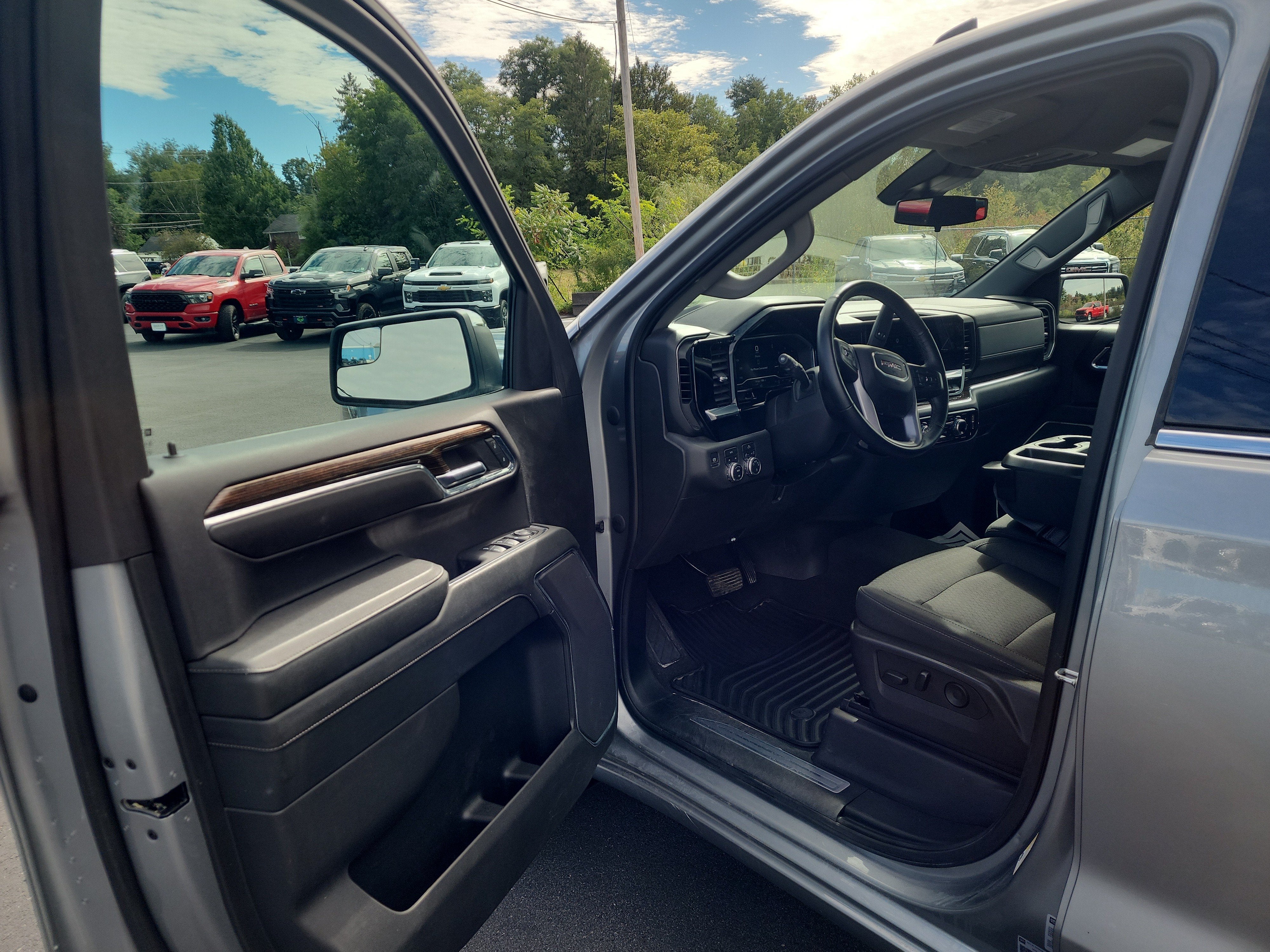 2024 GMC Sierra 1500 SLE