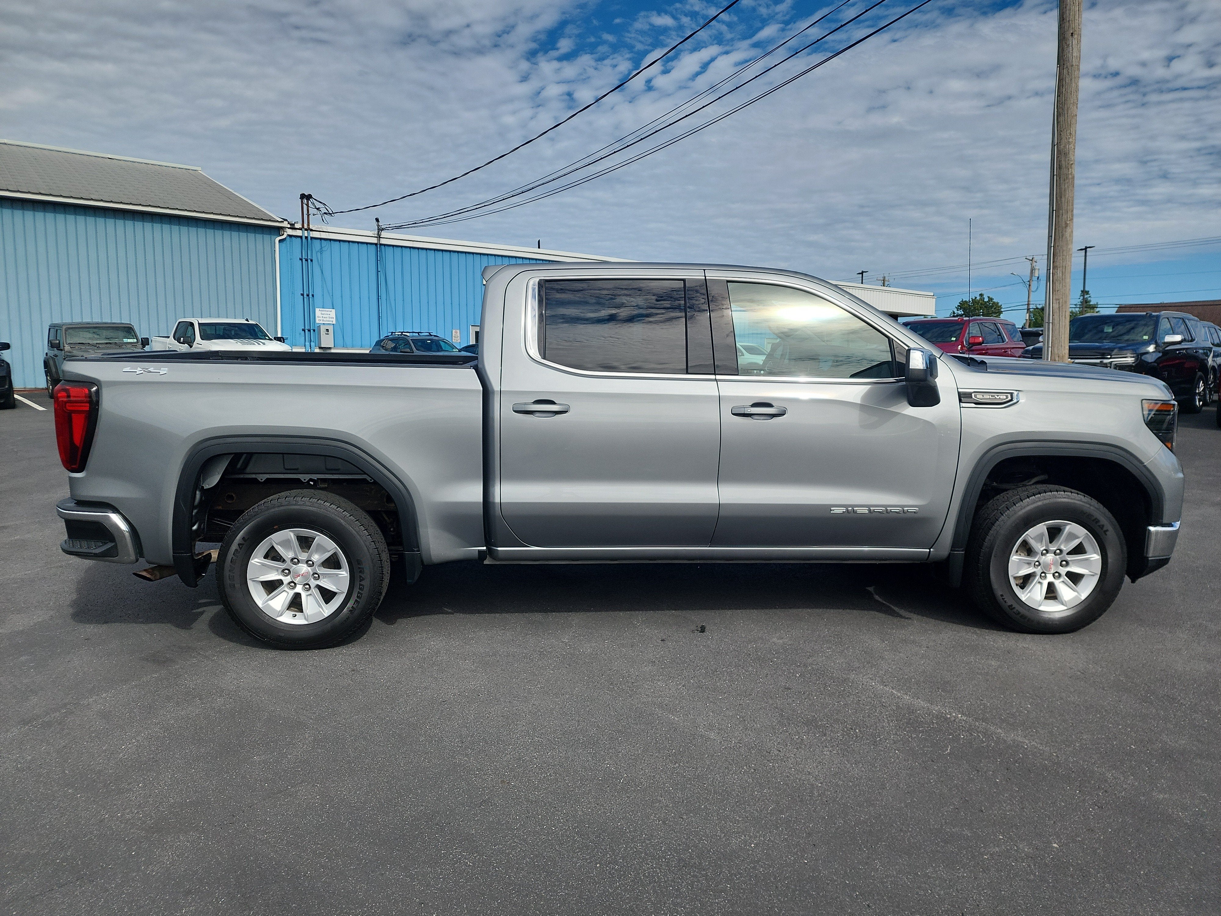 2024 GMC Sierra 1500 SLE