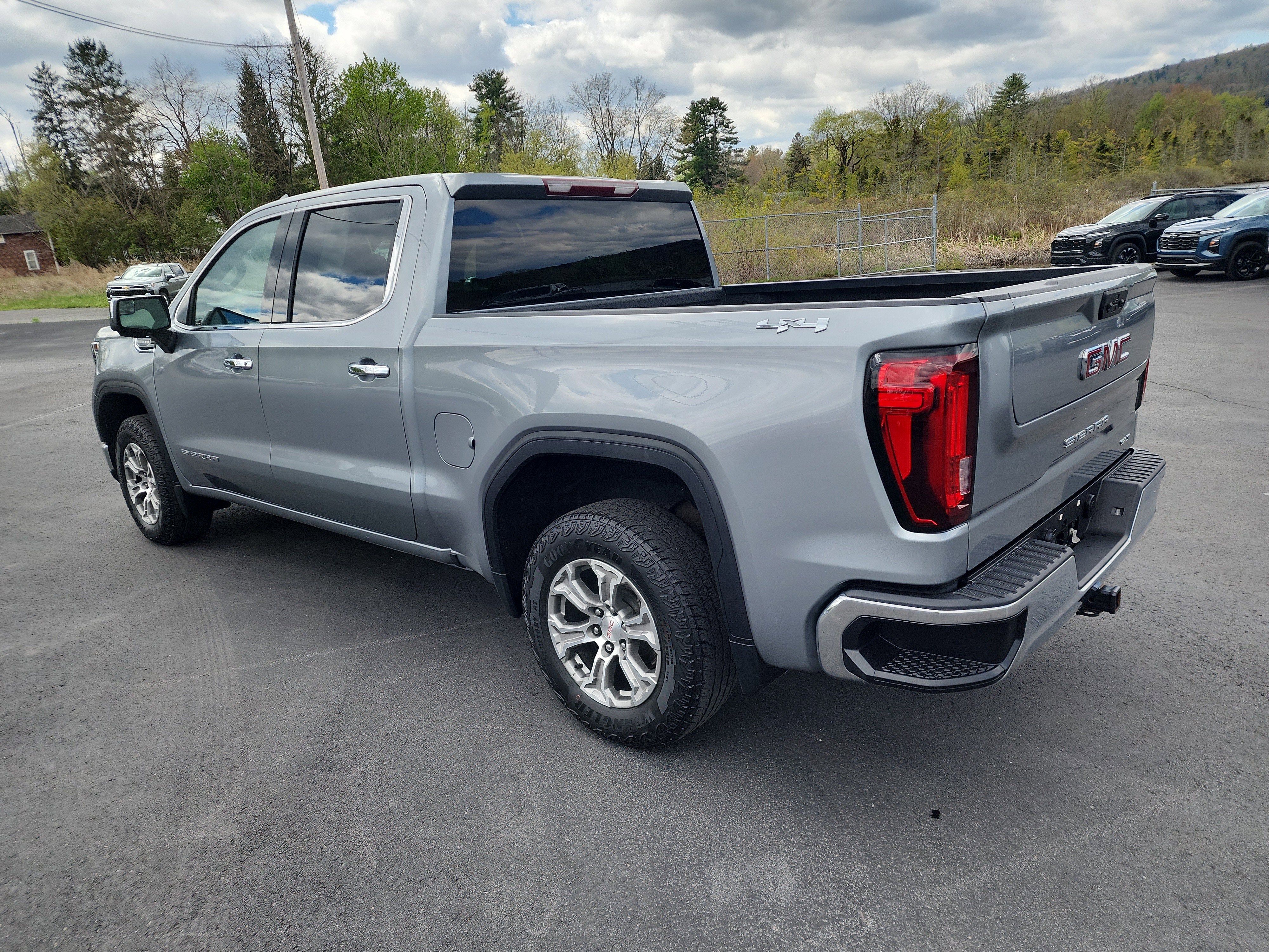 2024 GMC Sierra 1500 SLT